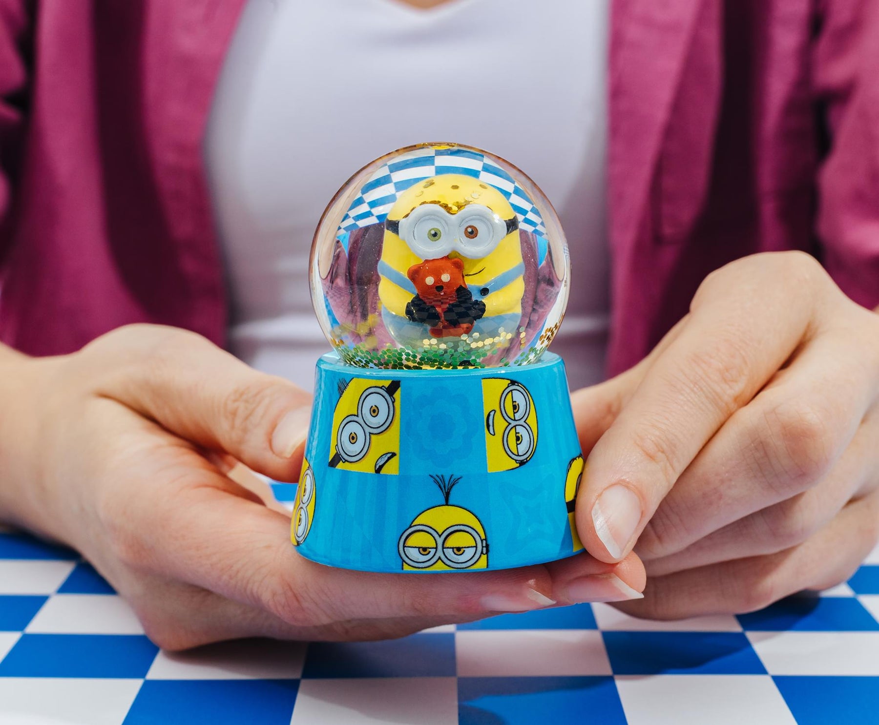 Despicable Me Bob The Minion 3-Inch Mini Light-Up Snow Globe