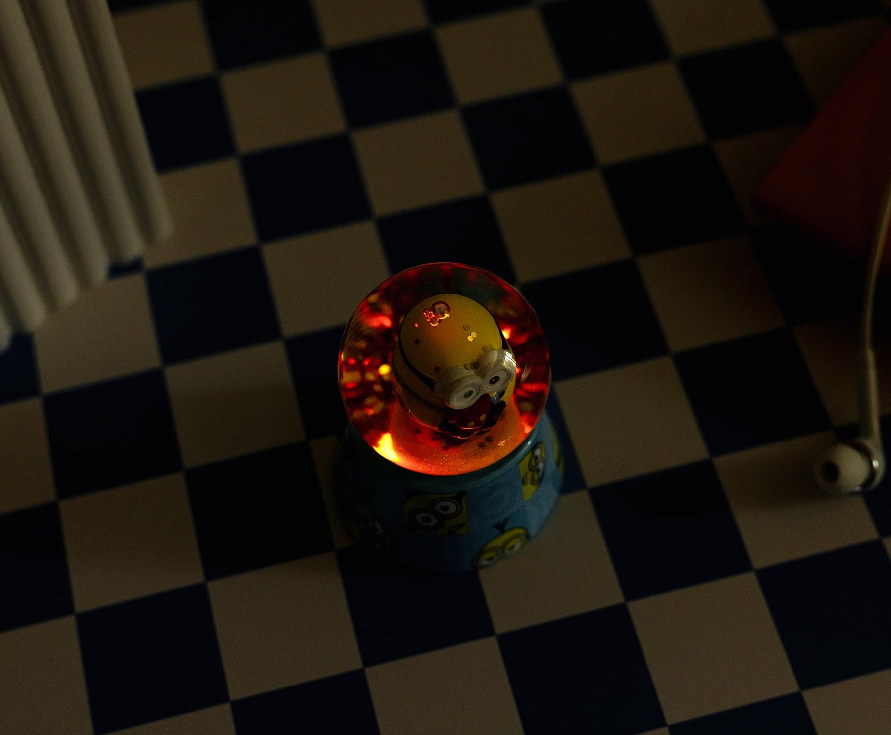 Despicable Me Bob The Minion 3-Inch Mini Light-Up Snow Globe