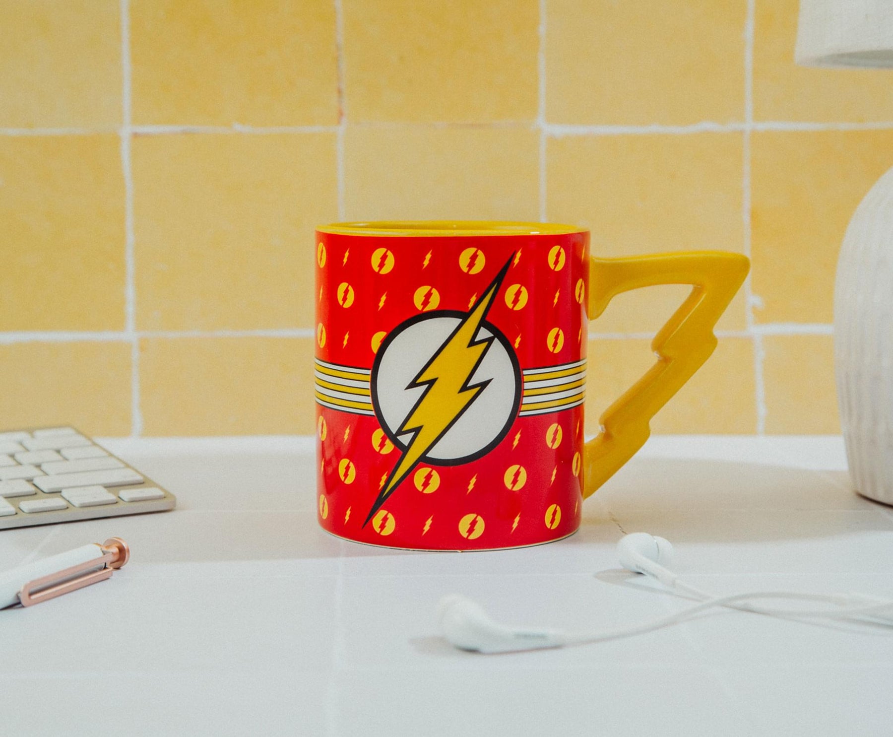 DC Comics The Flash Logo Ceramic Mug With Lightning Bolt Handle | Holds 20 Ounce