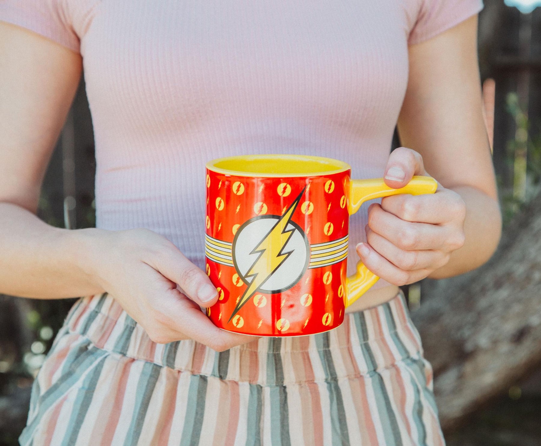 DC Comics The Flash Logo Ceramic Mug With Lightning Bolt Handle | Holds 20 Ounce