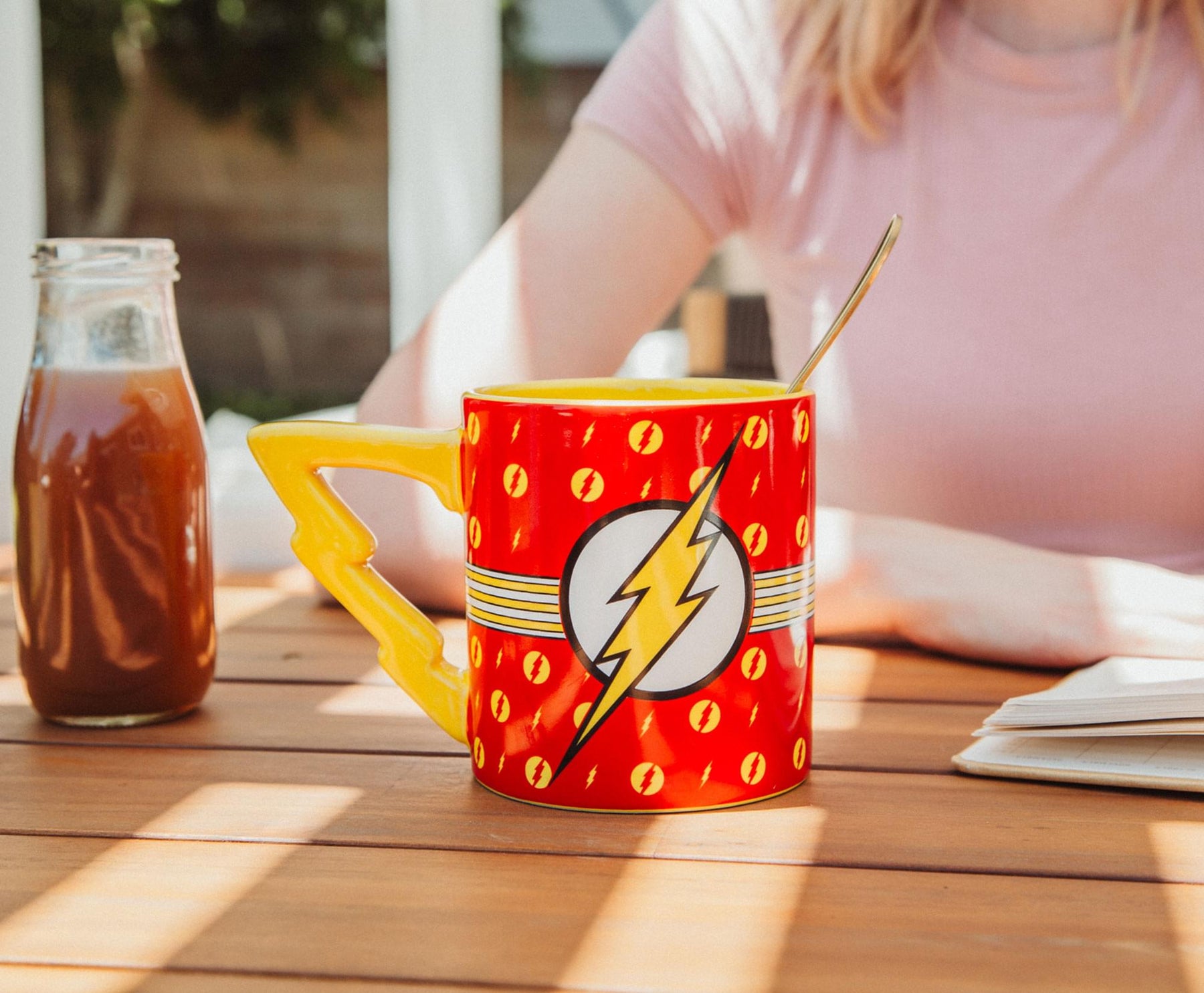 DC Comics The Flash Logo Ceramic Mug With Lightning Bolt Handle | Holds 20 Ounce