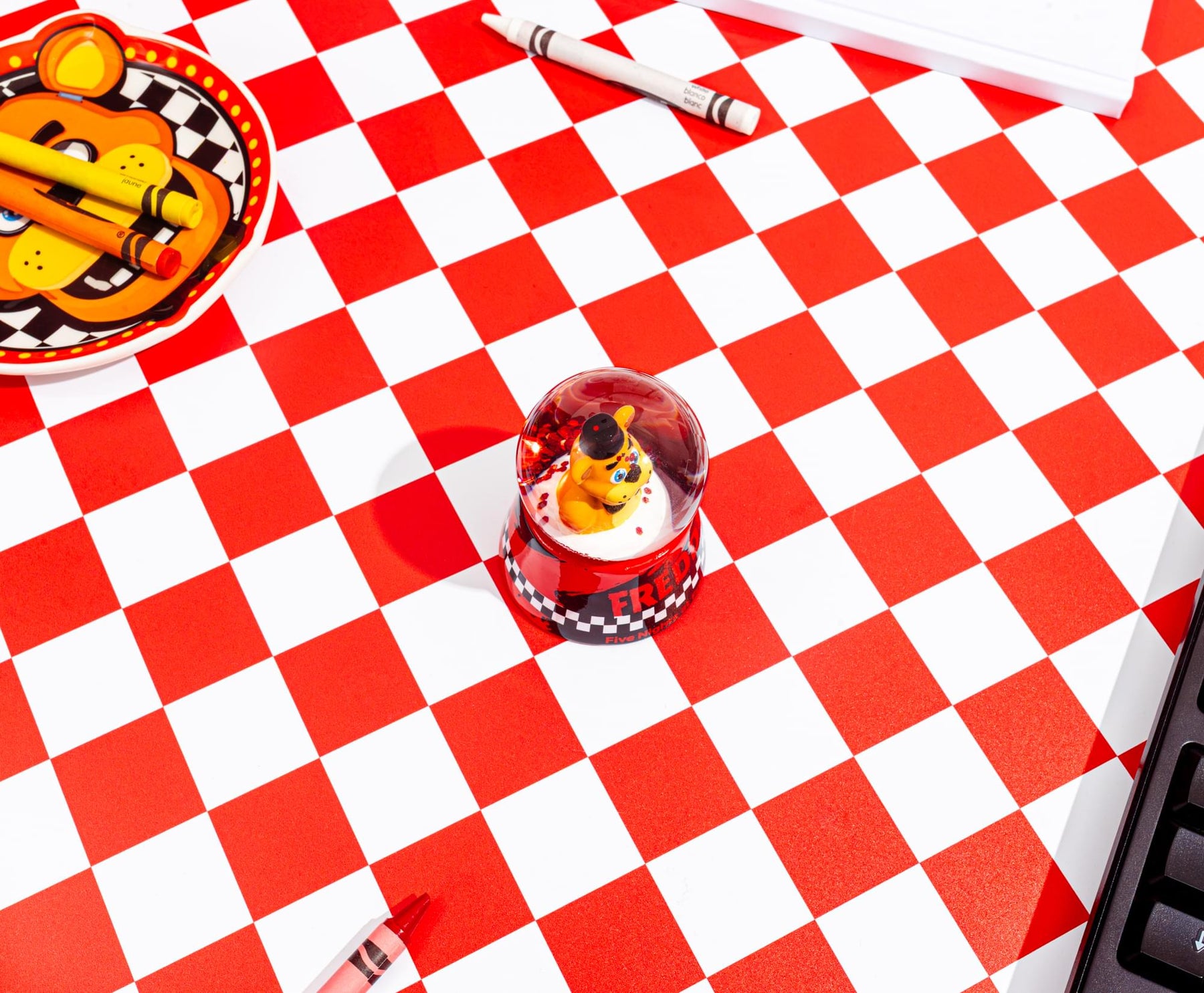 Five Nights At Freddy's Freddy Fazbear 3-Inch Mini Light-Up Snow Globe