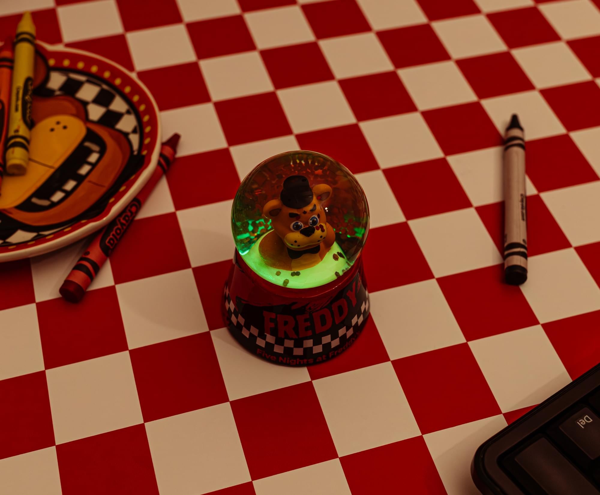 Five Nights At Freddy's Freddy Fazbear 3-Inch Mini Light-Up Snow Globe