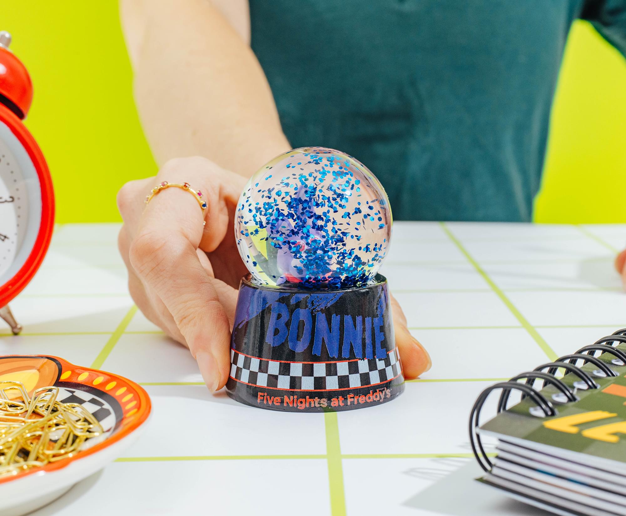 Five Nights At Freddy's Bonnie The Rabbit 3-Inch Mini Light-Up Snow Globe