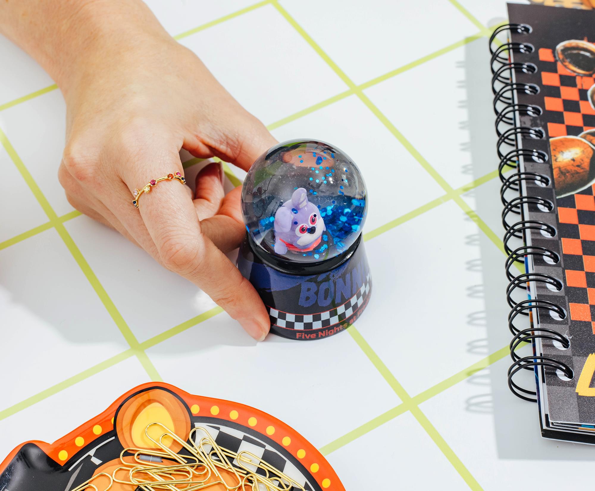 Five Nights At Freddy's Bonnie The Rabbit 3-Inch Mini Light-Up Snow Globe