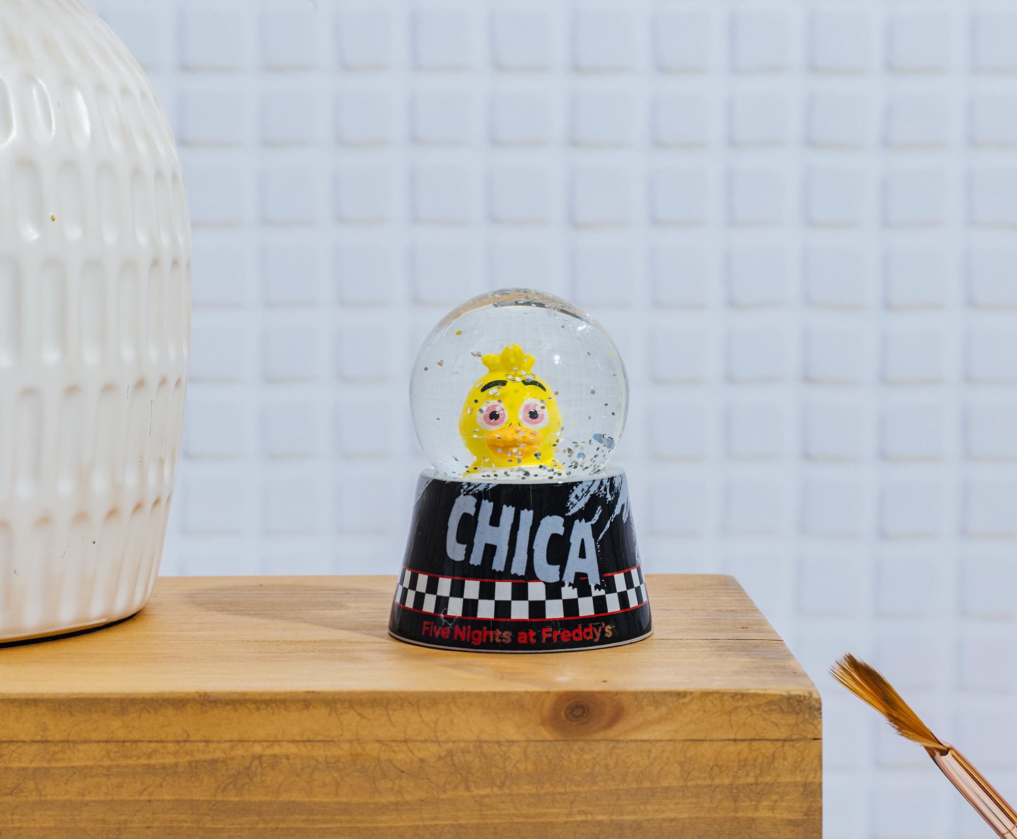 Five Nights At Freddy's Chica 3-Inch Mini Light-Up Snow Globe