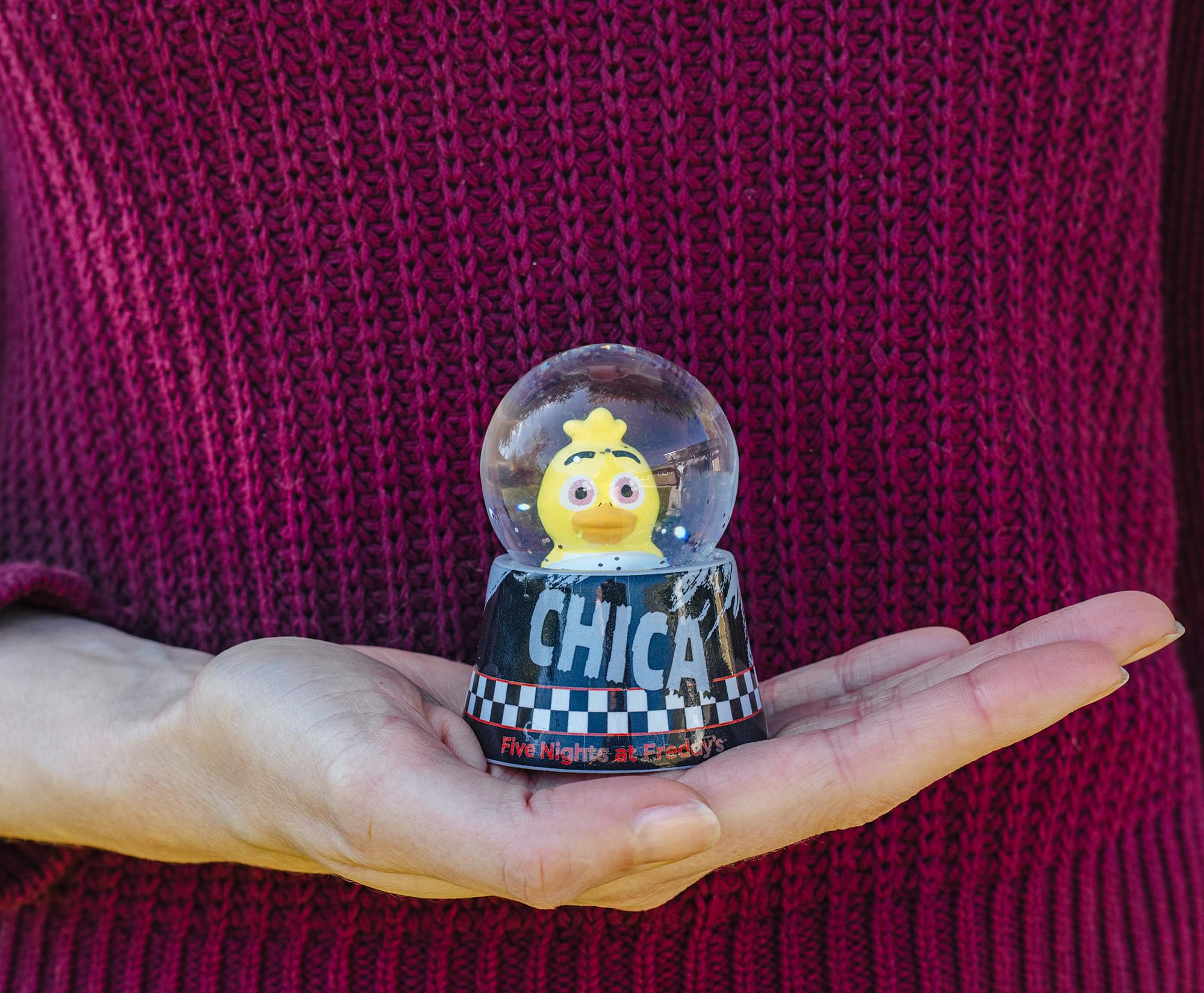 Five Nights At Freddy's Chica 3-Inch Mini Light-Up Snow Globe