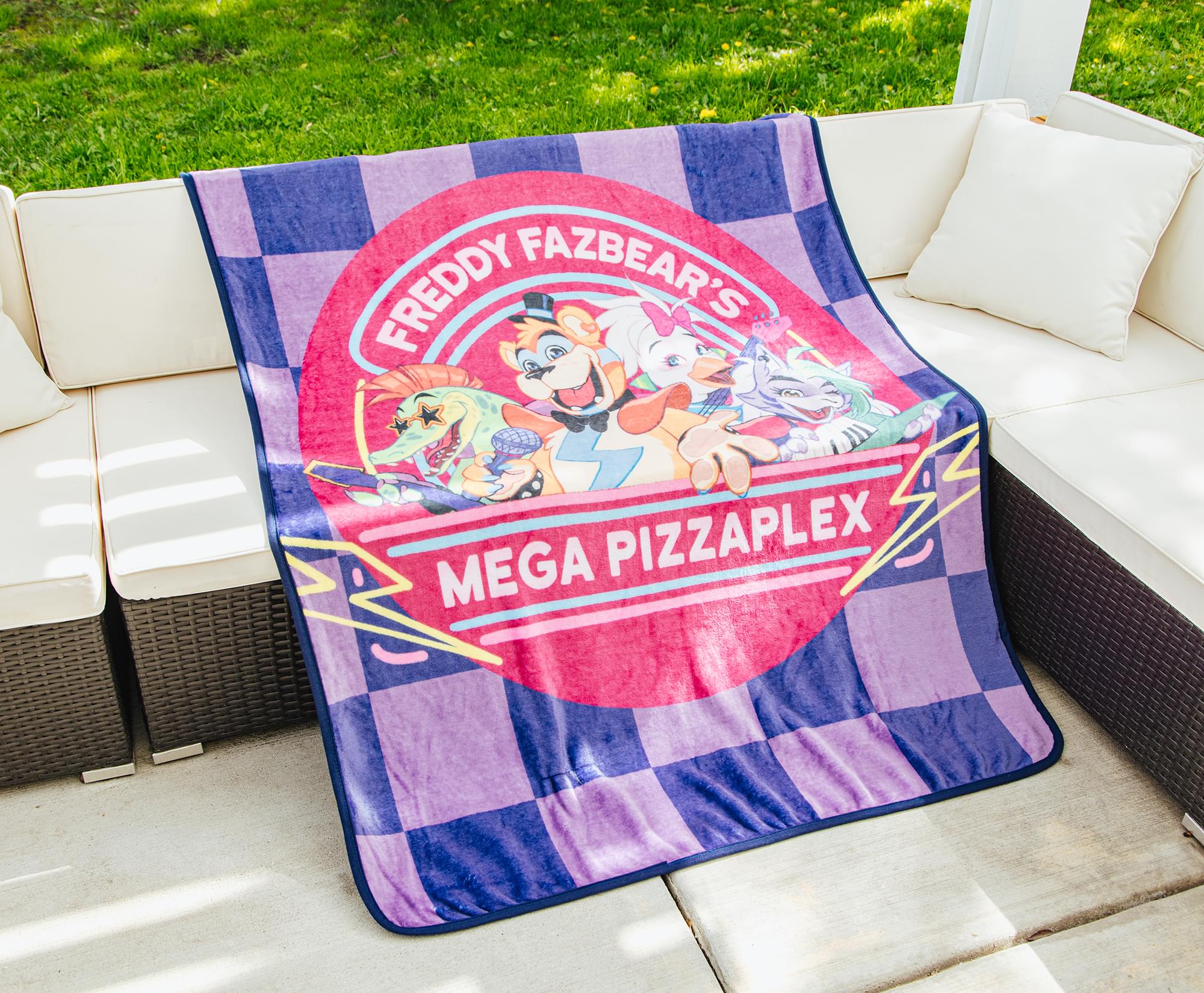 Five Nights At Freddy's Mega Pizzaplex Fleece Throw Blanket | 50 x 60 Inches
