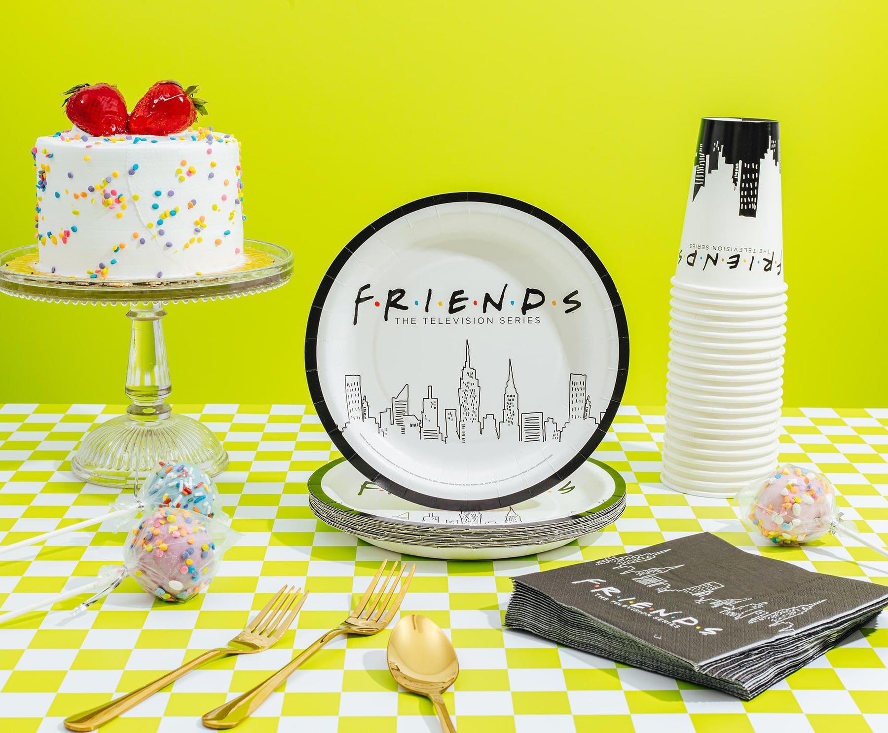 Friends New York City Skyline 60-Piece Party Tableware Set