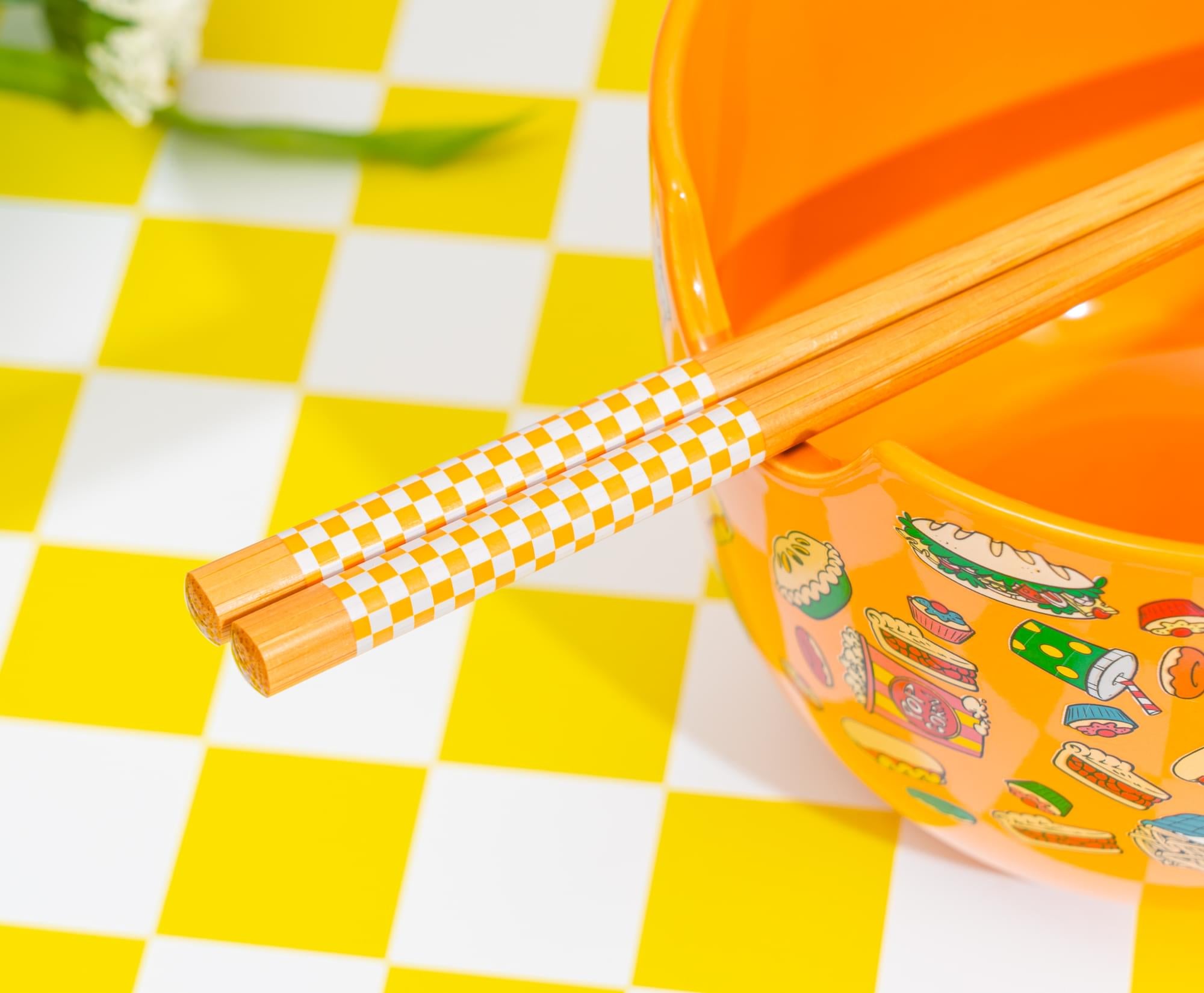 Garfield Junk Food 20-Ounce Ramen Bowl, Chopsticks, and Spoon Set