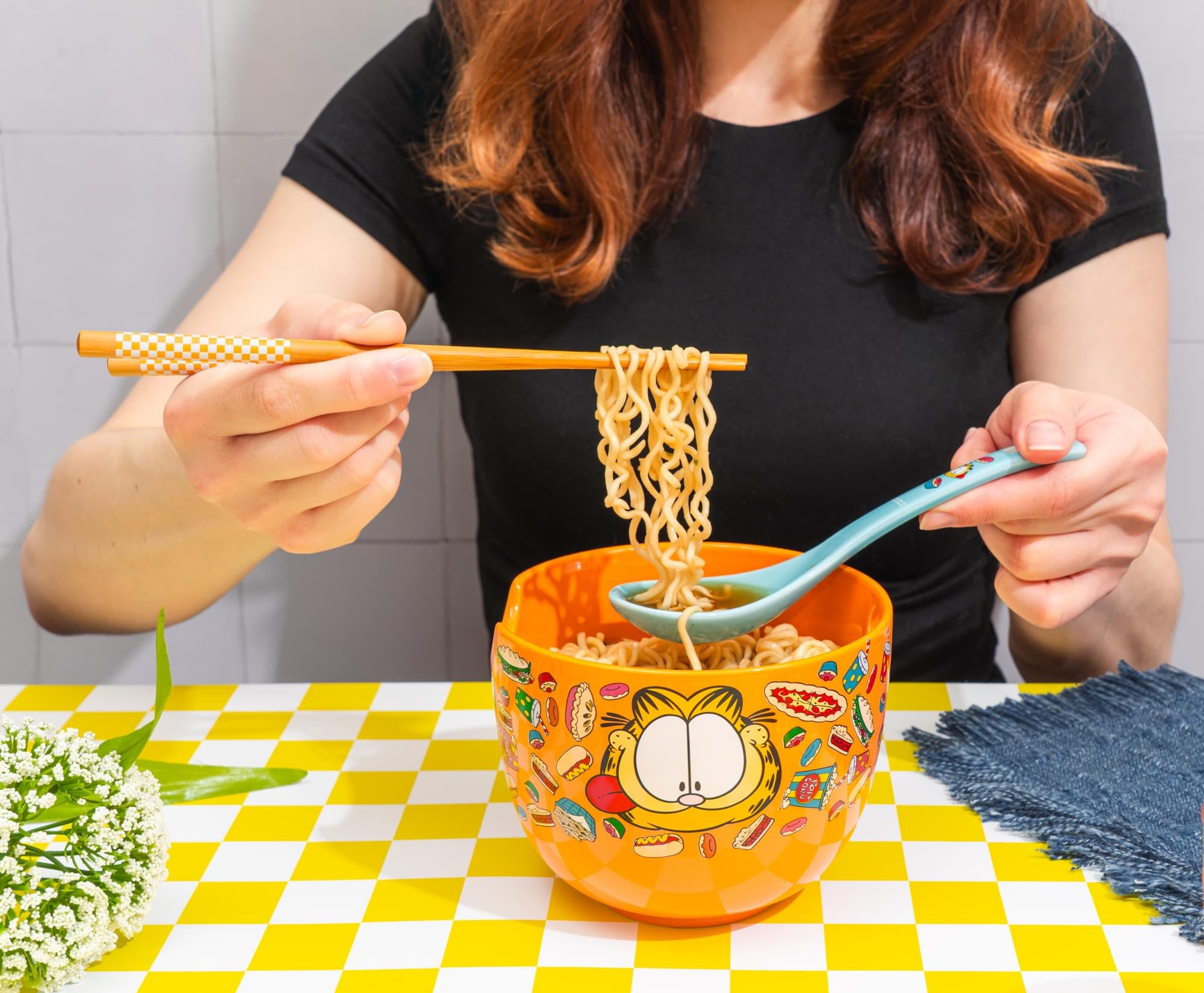 Garfield Junk Food 20-Ounce Ramen Bowl, Chopsticks, and Spoon Set