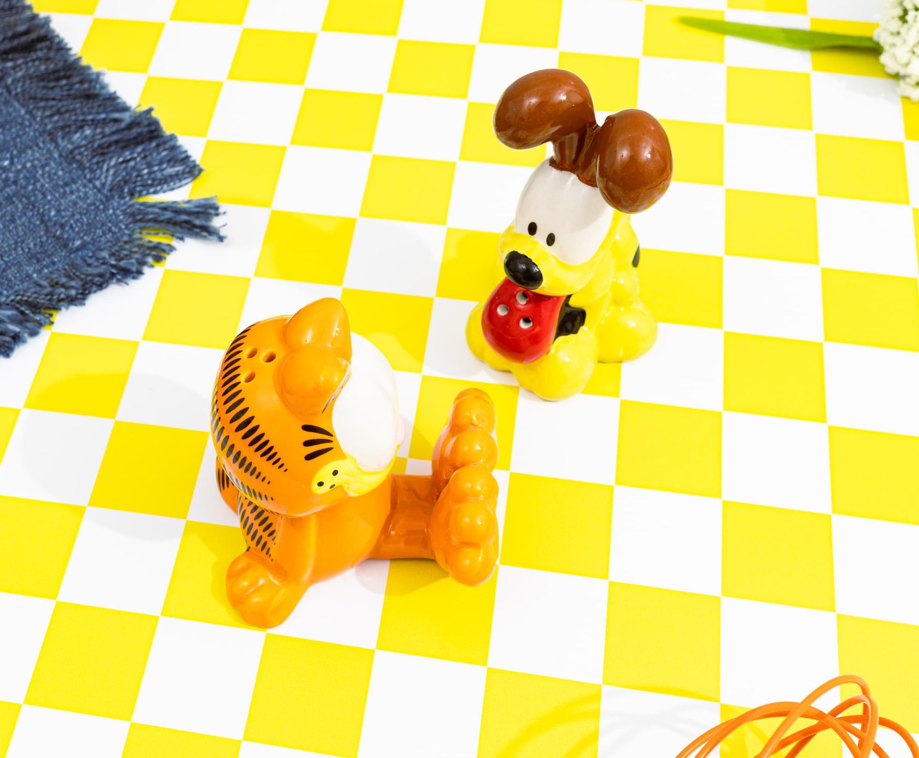 Garfield and Odie Ceramic Salt and Pepper Shaker Set