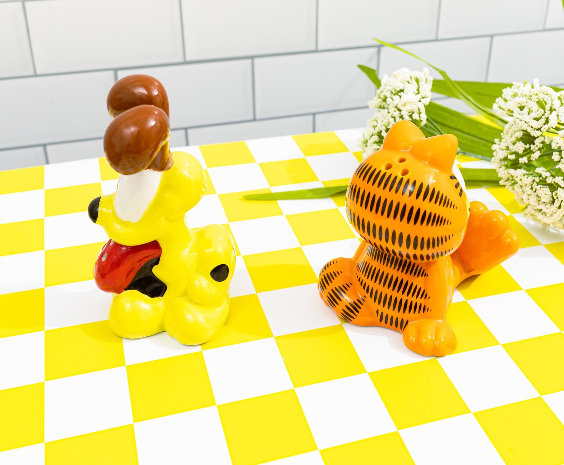 Garfield and Odie Ceramic Salt and Pepper Shaker Set