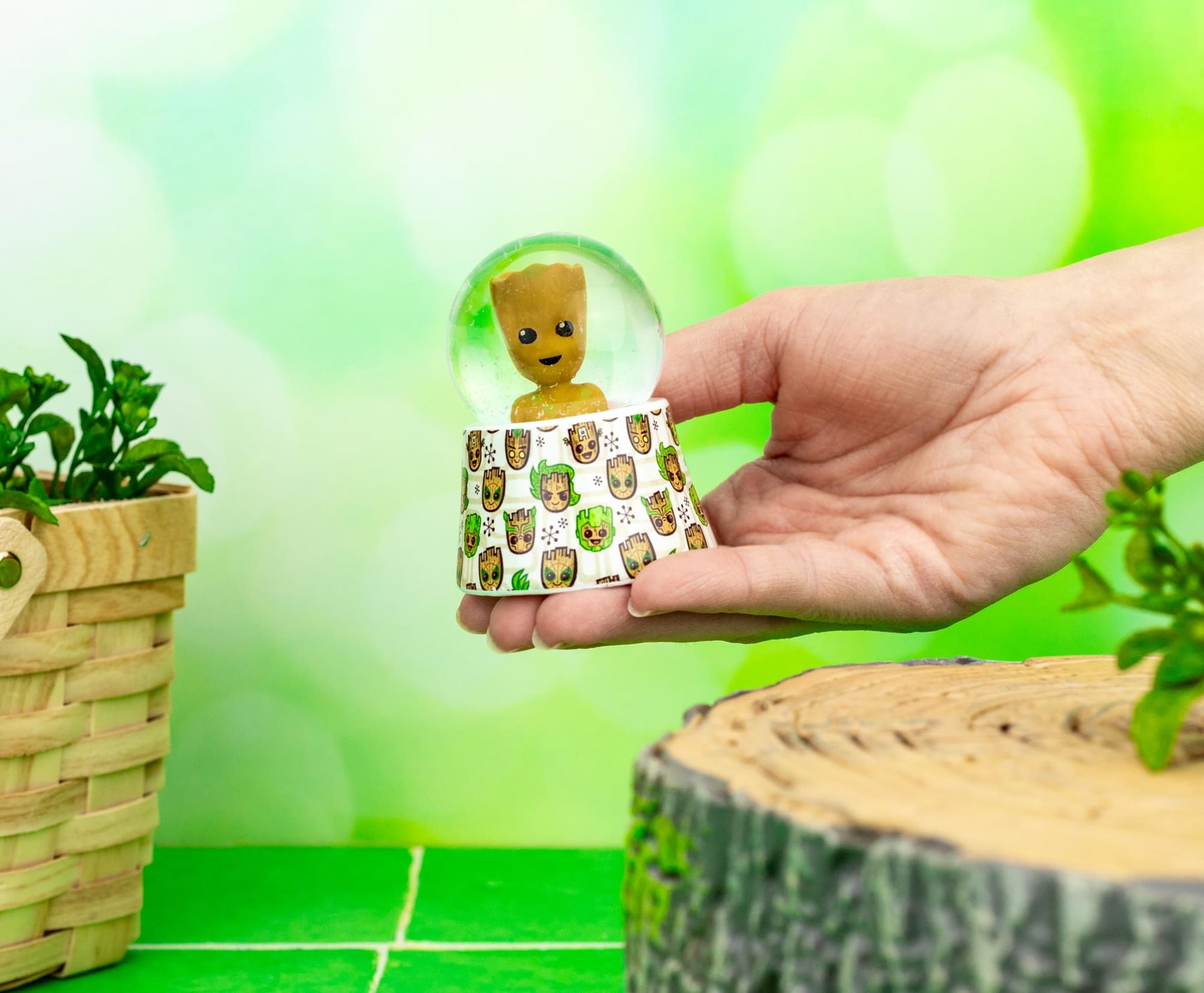 Marvel Studios Guardians Of The Galaxy Groot 3-Inch Mini Light-Up Snow Globe