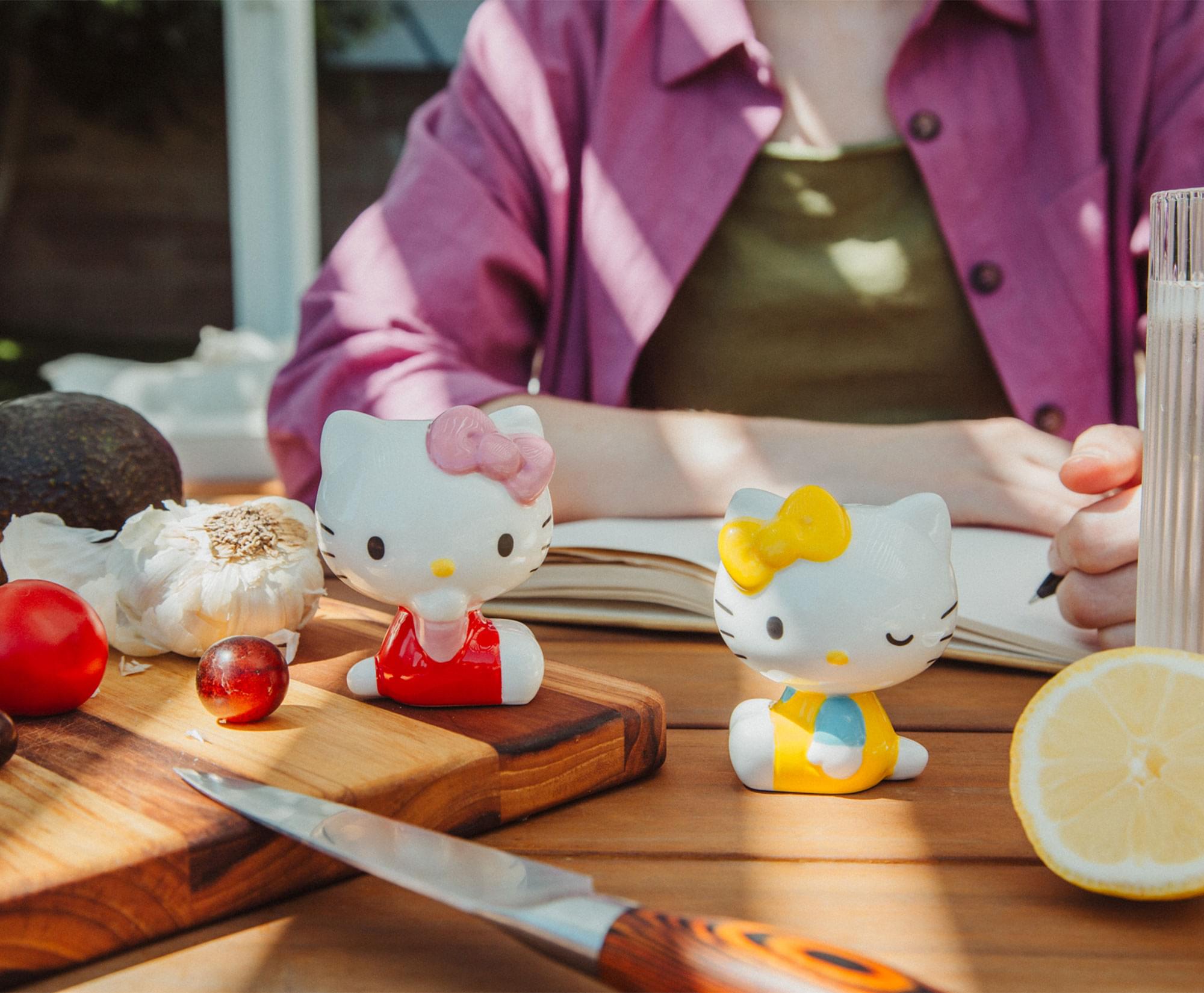 Sanrio Hello Kitty and Mimmy Ceramic Salt and Pepper Shaker Set