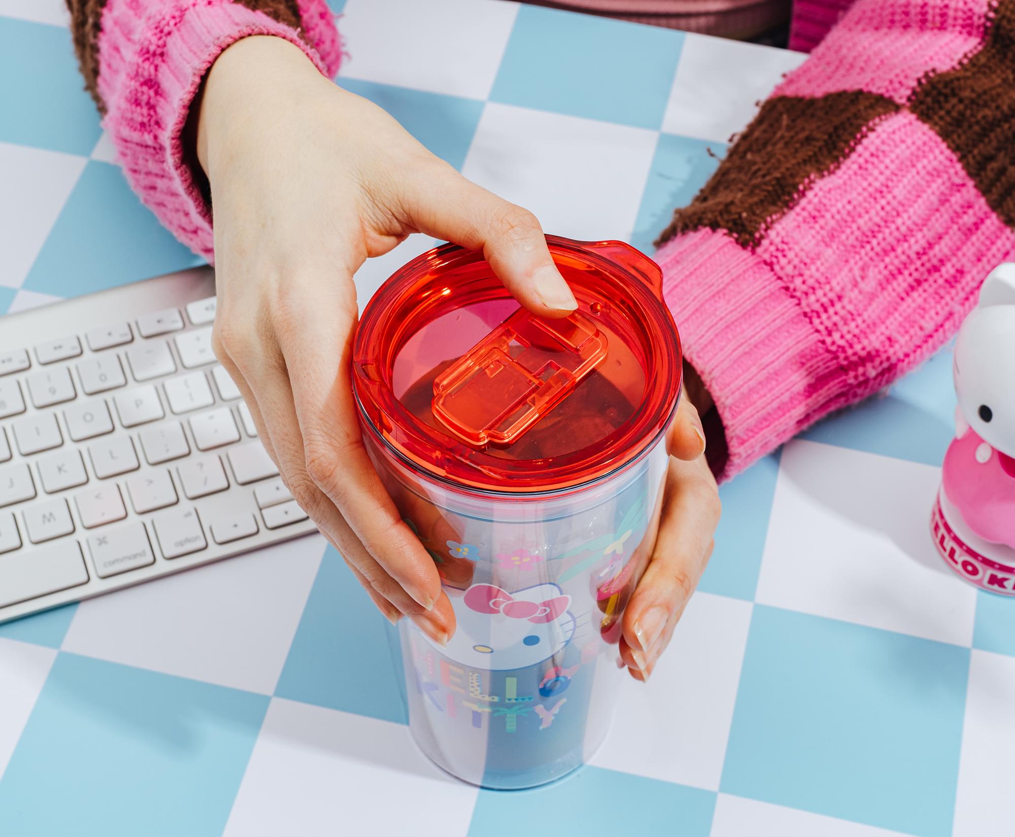 Sanrio Hello Kitty Tropical Plastic Travel Tumbler With Lid | Holds 20 Ounces