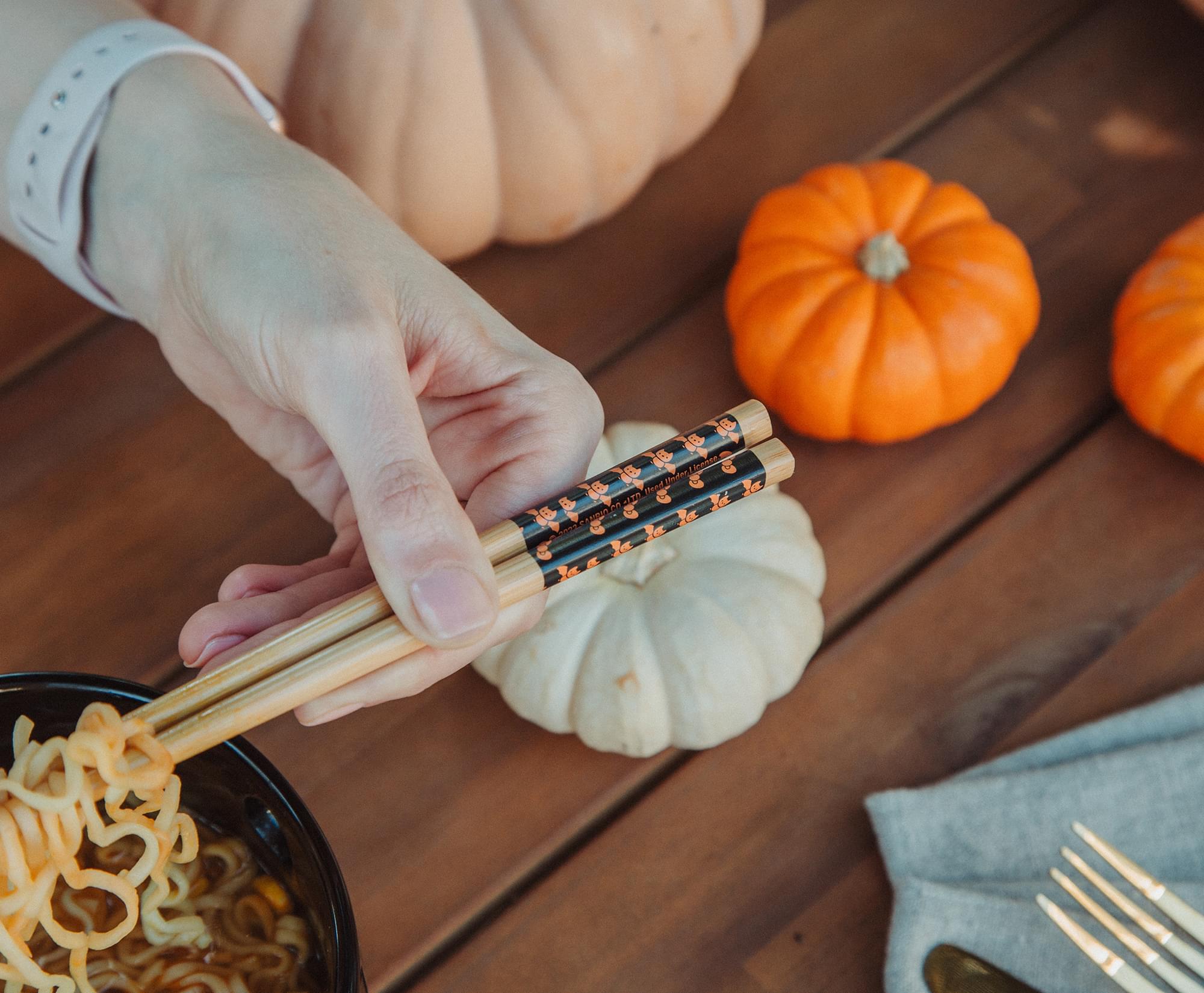 Sanrio Hello Kitty Pumpkins 20-Ounce Ramen Bowl and Chopstick Set