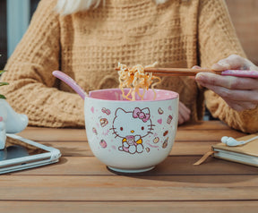 Sanrio Hello Kitty Apples and Cinnamon 20-Ounce Ramen Bowl and Chopstick Set