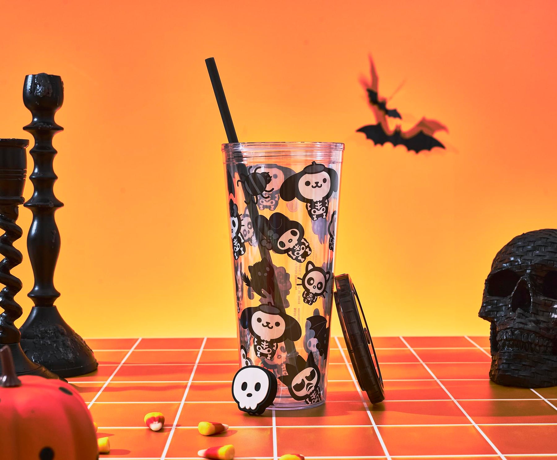 Sanrio Hello Kitty Halloween 24-Ounce Carnival Cup With Lid and Straw Topper Charm