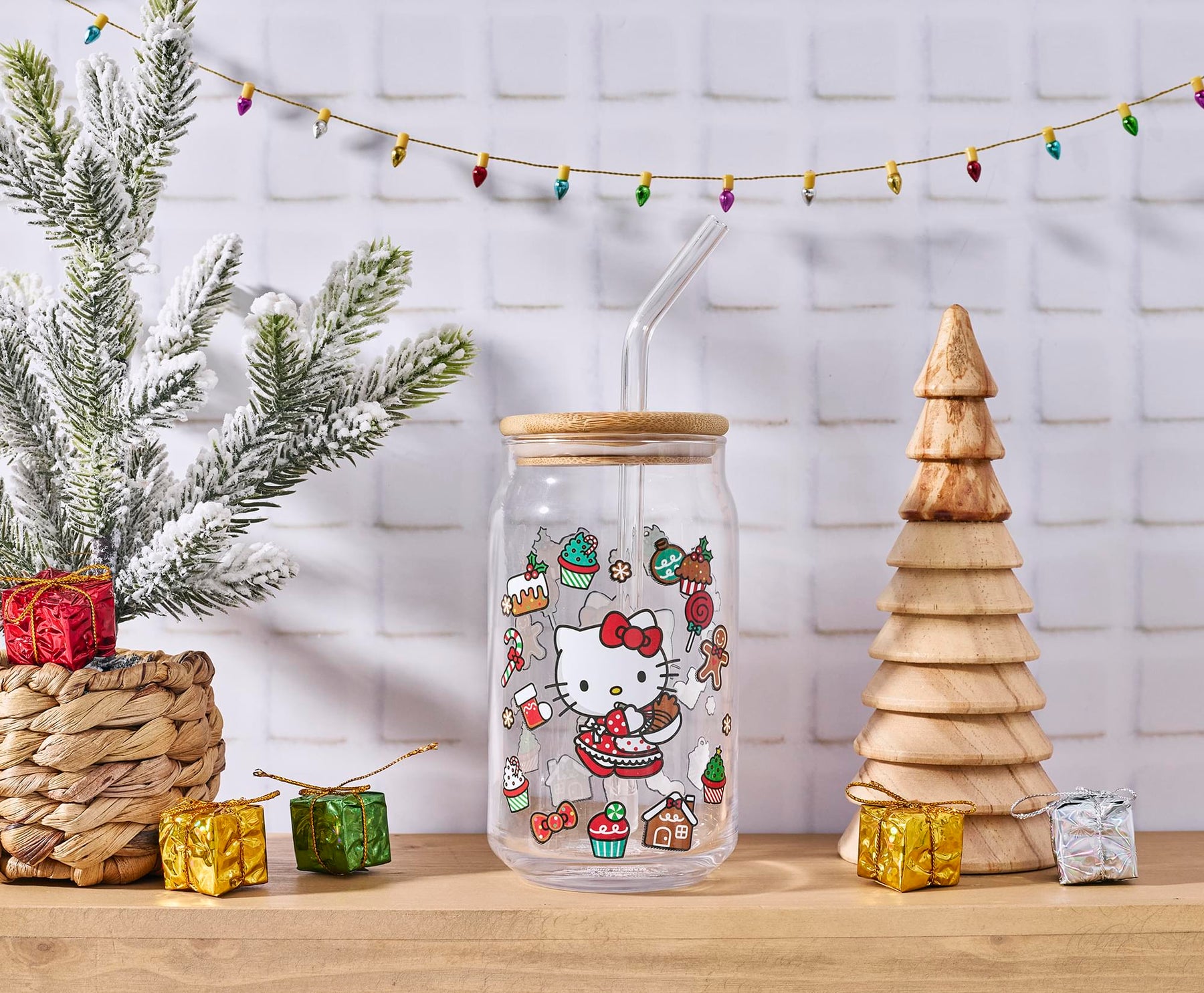 Sanrio Hello Kitty Holiday 16-Ounce Glass Tumbler With Bamboo Lid and Straw