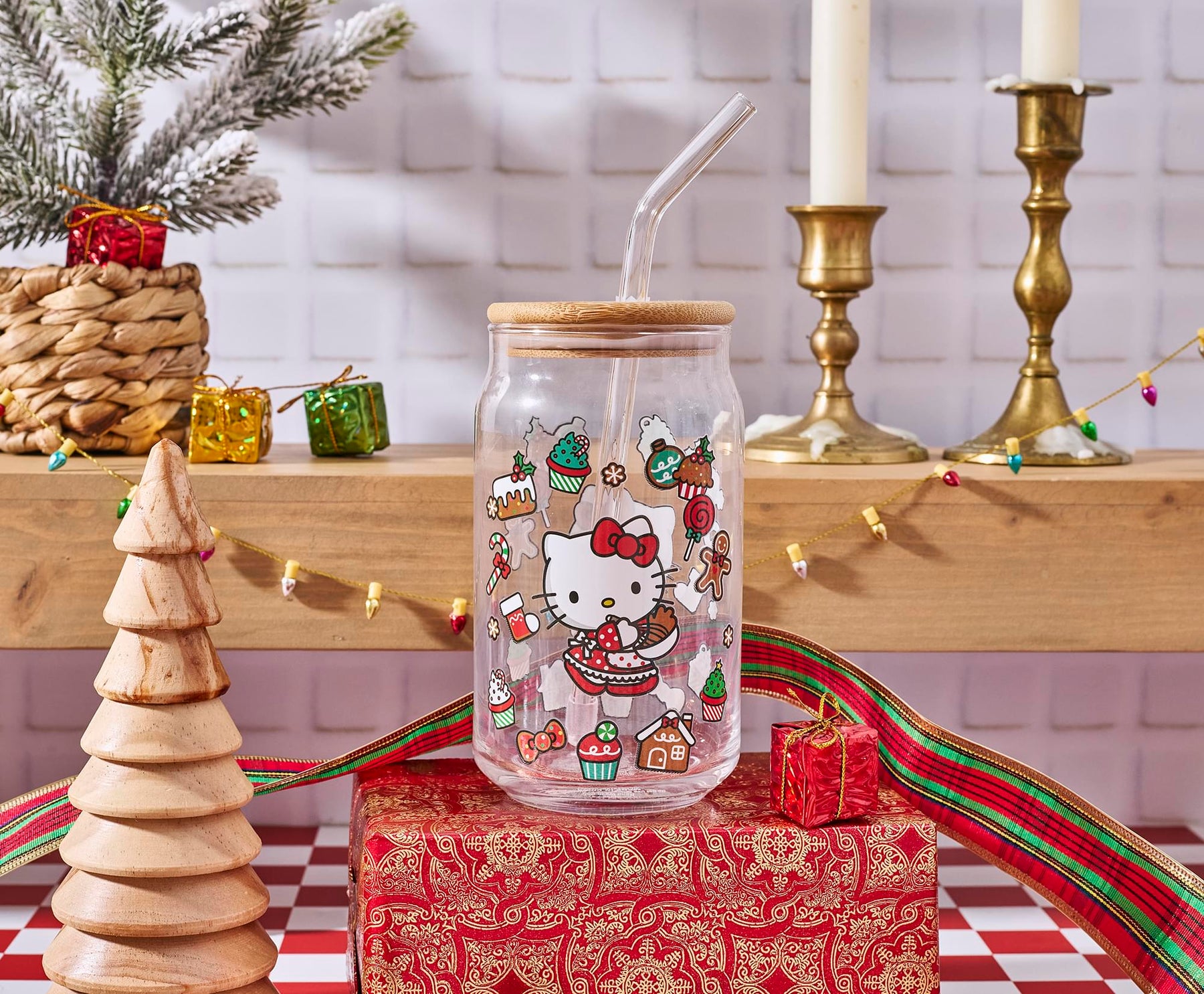 Sanrio Hello Kitty Holiday 16-Ounce Glass Tumbler With Bamboo Lid and Straw