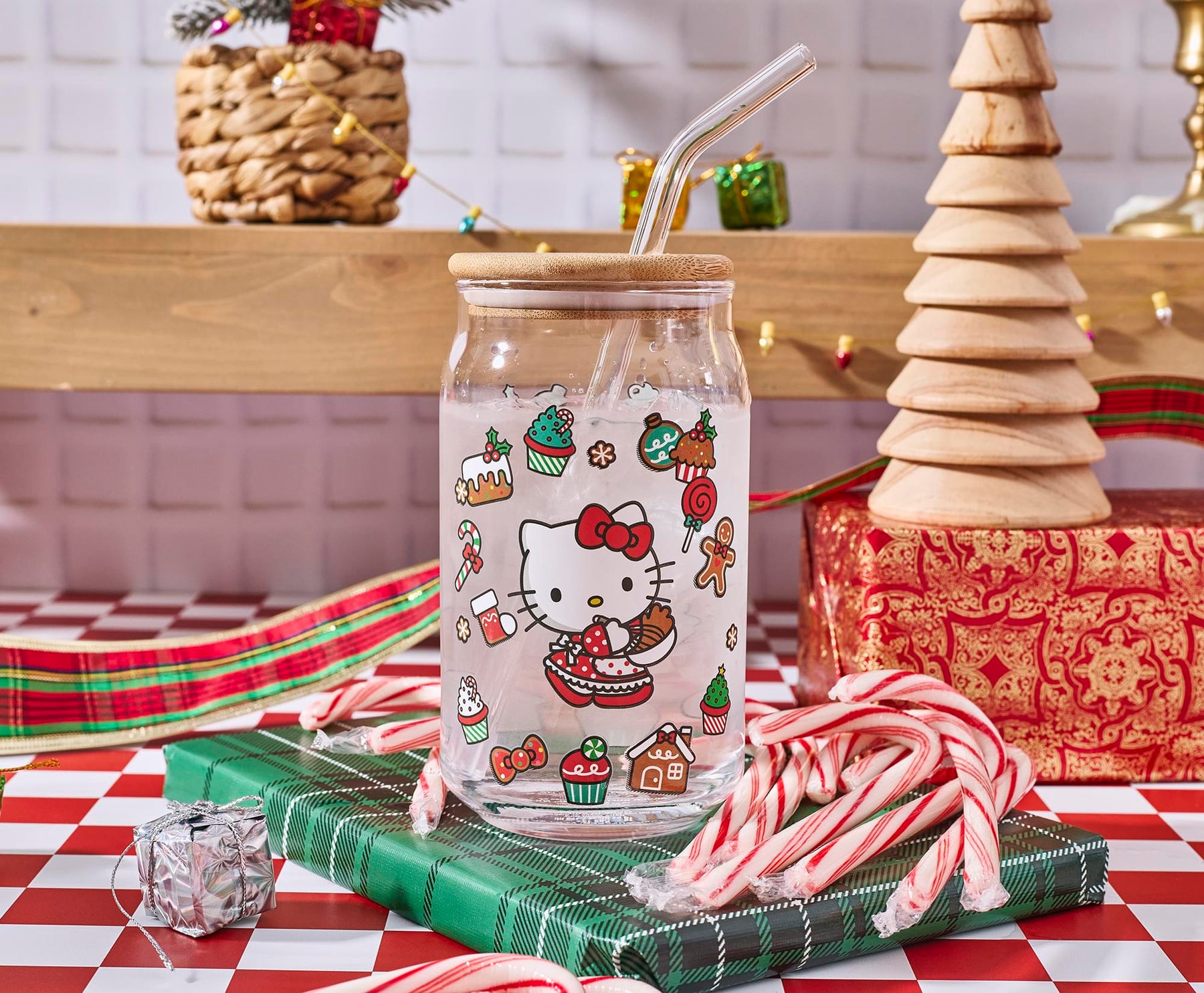 Sanrio Hello Kitty Holiday 16-Ounce Glass Tumbler With Bamboo Lid and Straw