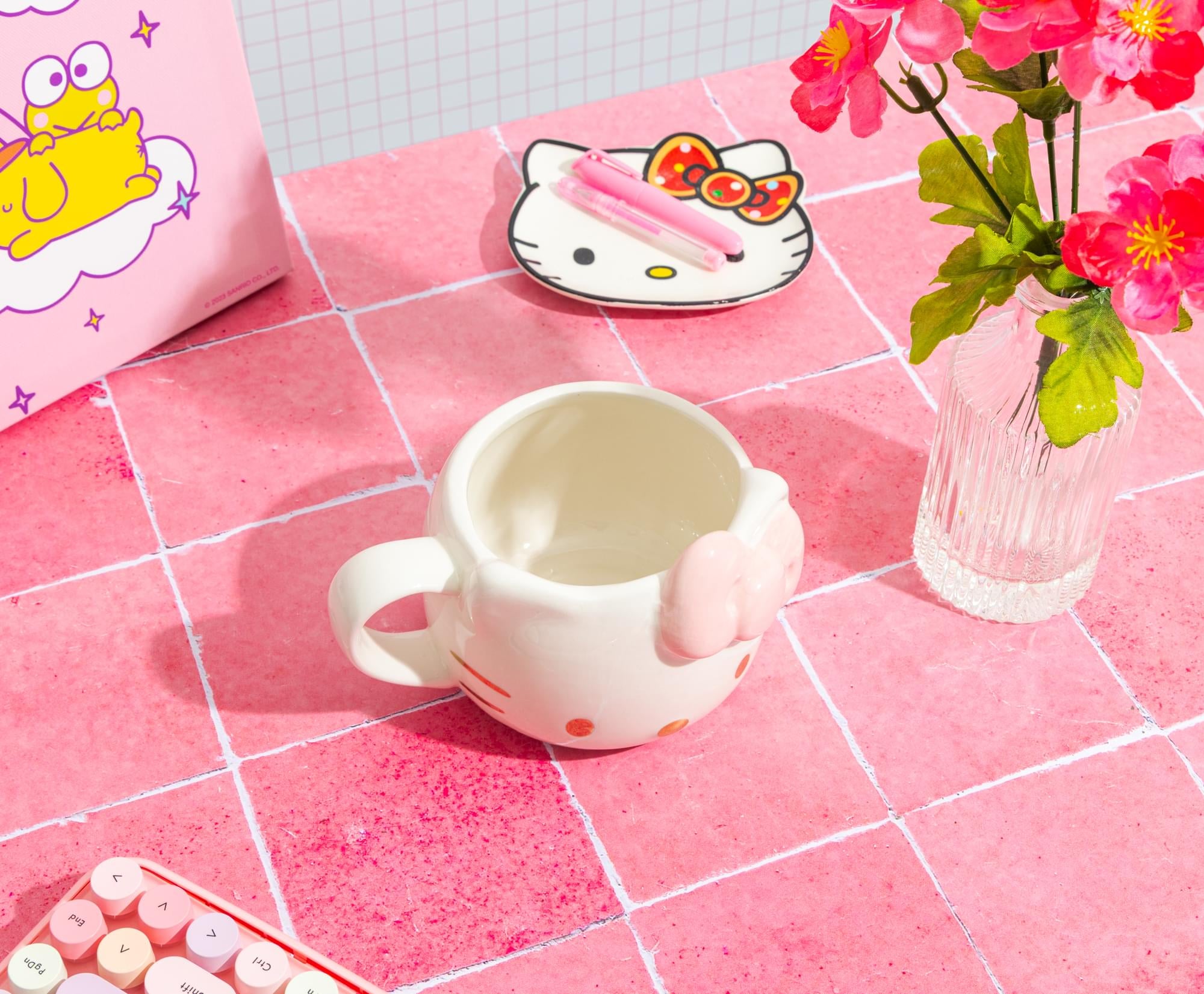 Sanrio Hello Kitty Golden Face Sculpted Ceramic Mug | Holds 20 Ounces