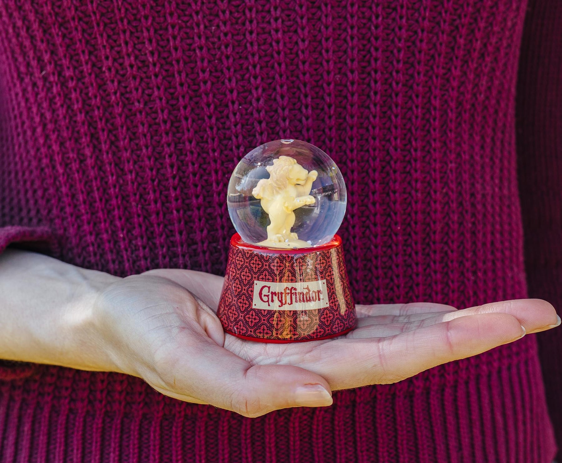 Harry Potter House Gryffindor 3-Inch Mini Light-Up Snow Globe