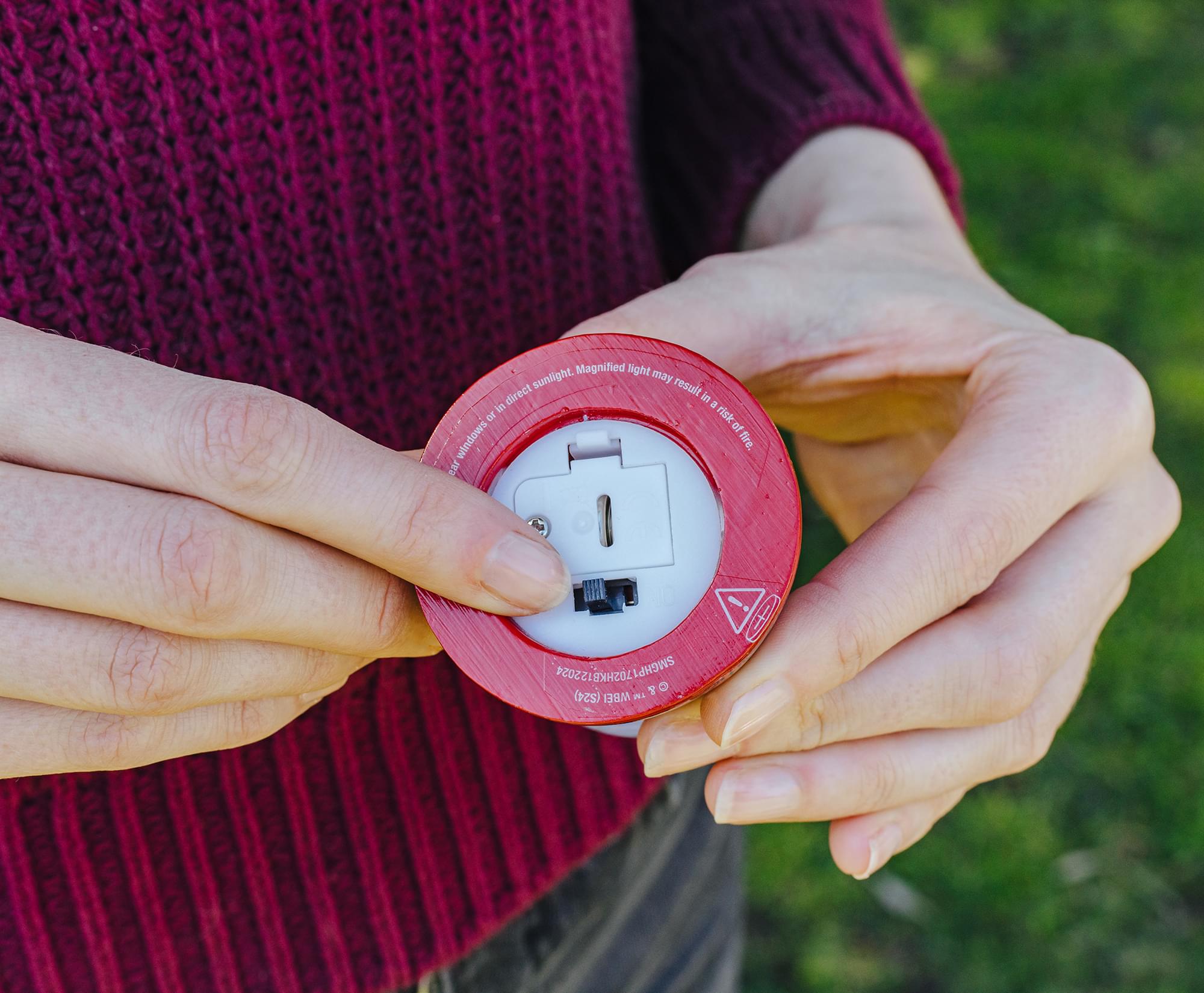 Harry Potter House Gryffindor 3-Inch Mini Light-Up Snow Globe