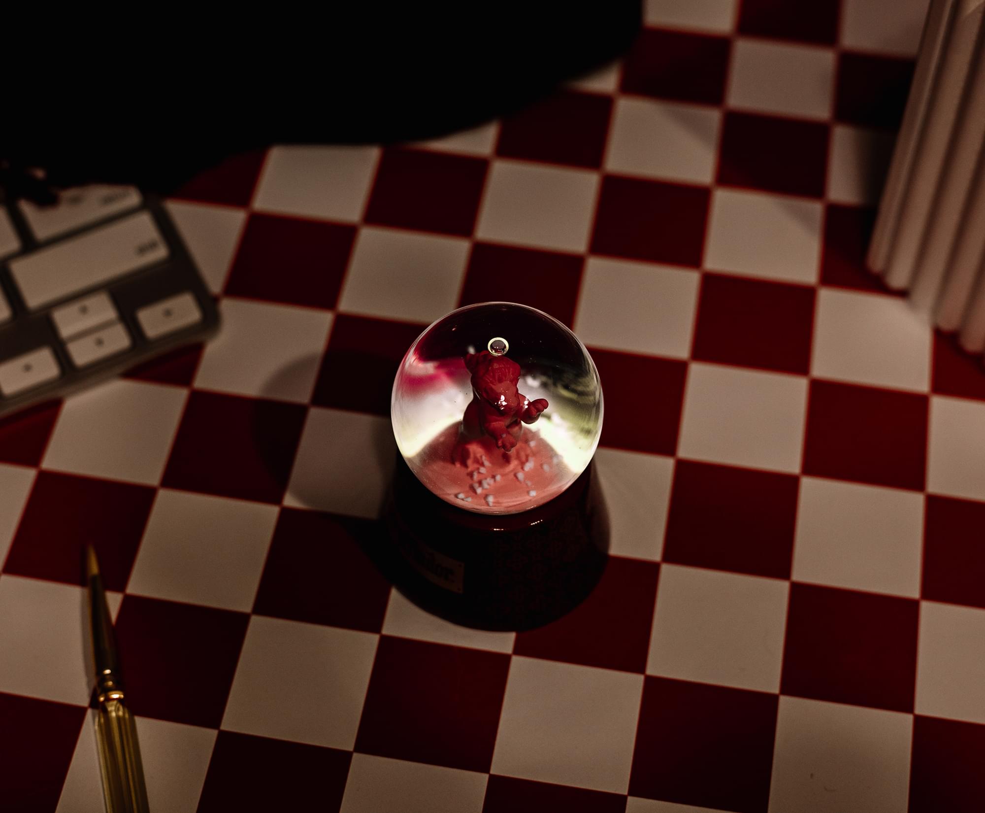 Harry Potter House Gryffindor 3-Inch Mini Light-Up Snow Globe