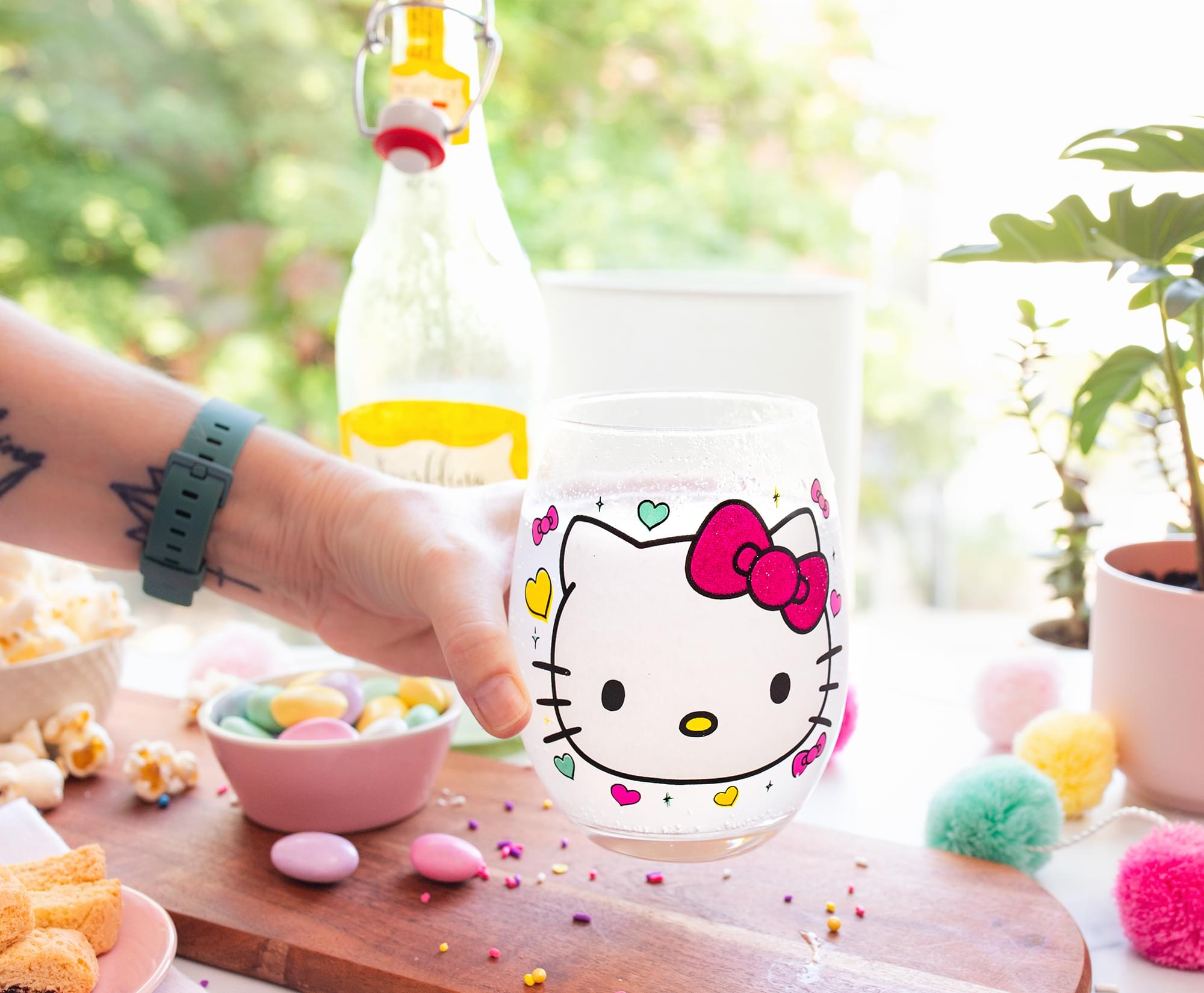 Sanrio Hello Kitty "You Had Me At Hello" Glitter Stemless Wine Glass | 20 Ounces
