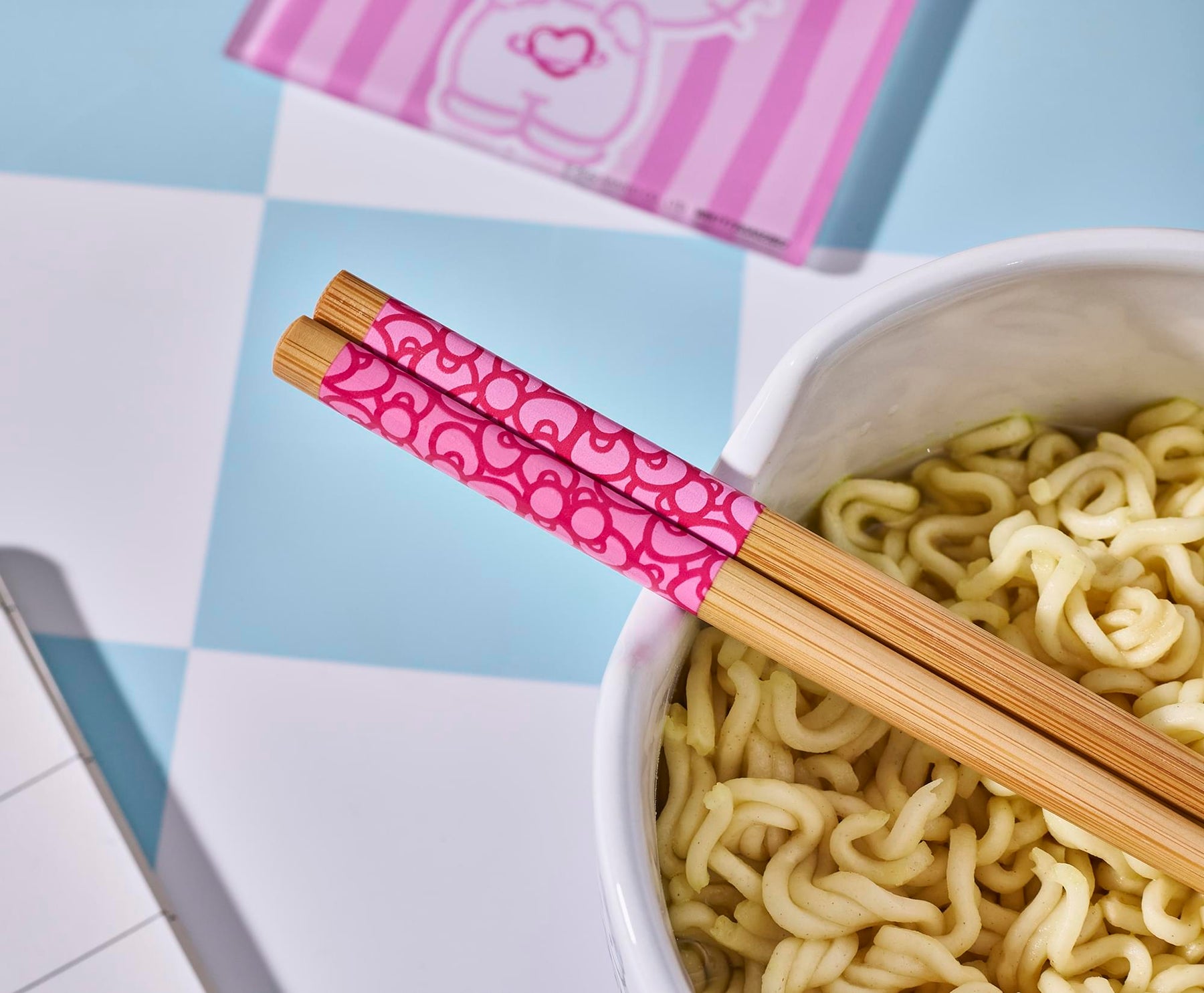 Sanrio Hello Kitty Faces 20-Ounce Ceramic Ramen Bowl With Chopsticks