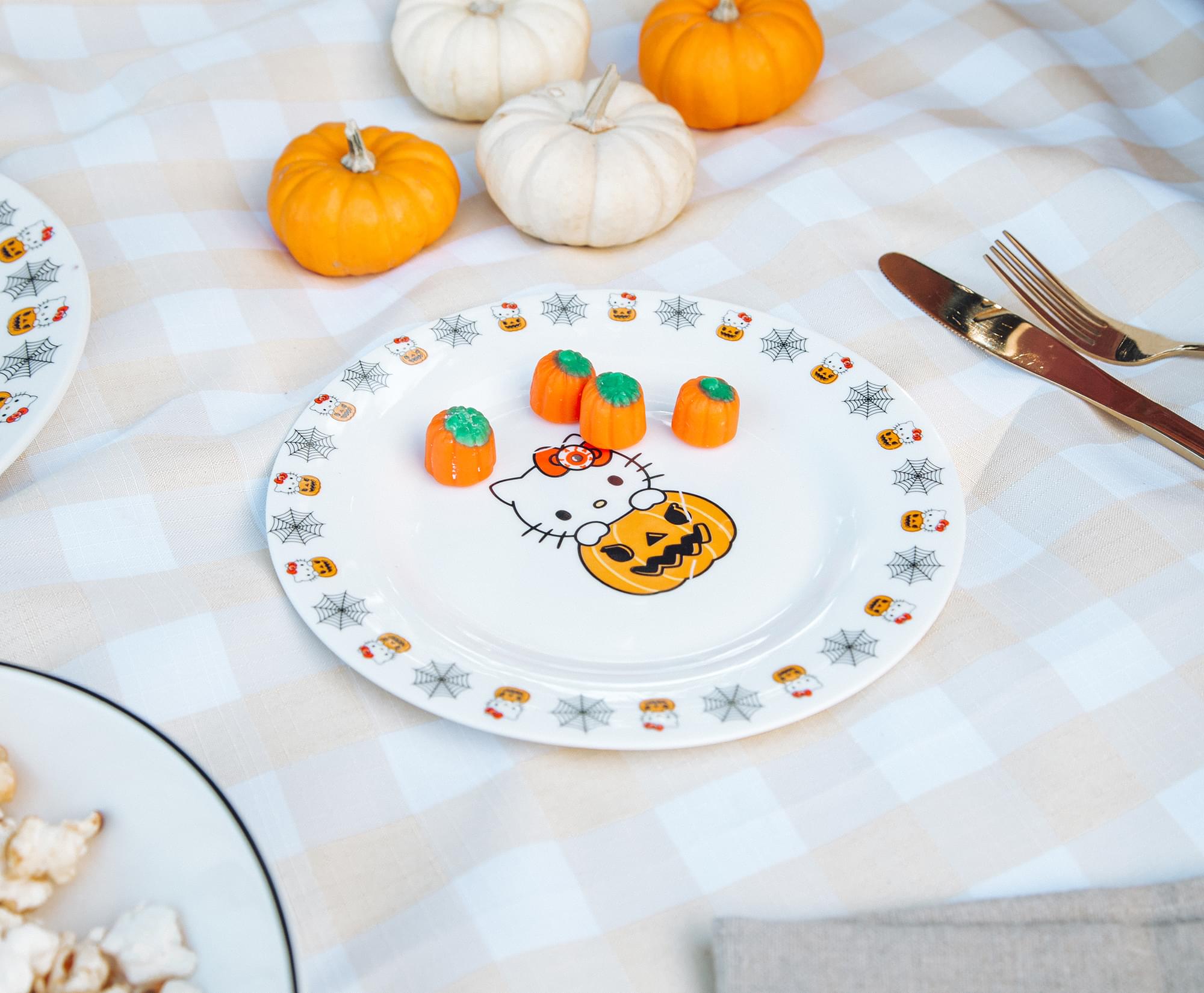 Sanrio Hello Kitty Pumpkin Boo 8-Inch Ceramic Dinner Plate