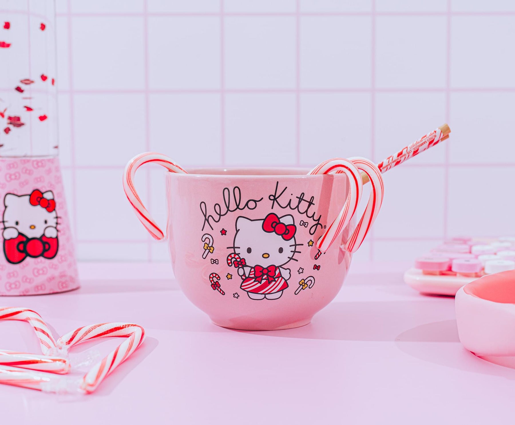 Sanrio Hello Kitty Holiday 20-Ounce Ceramic Ramen Bowl and Chopstick Set