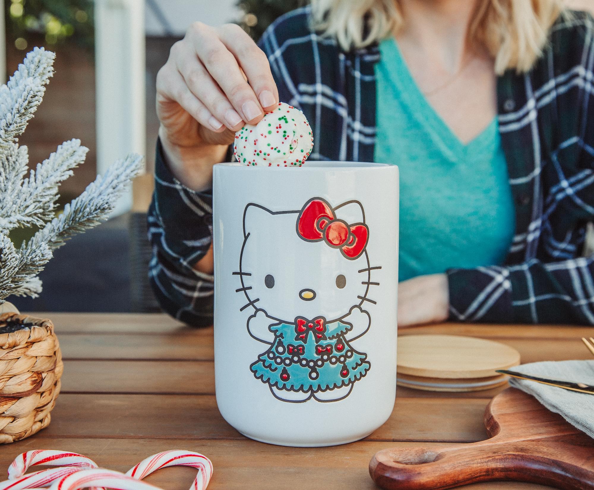 Sanrio Hello Kitty Holiday 7-Inch Ceramic Snack Jar