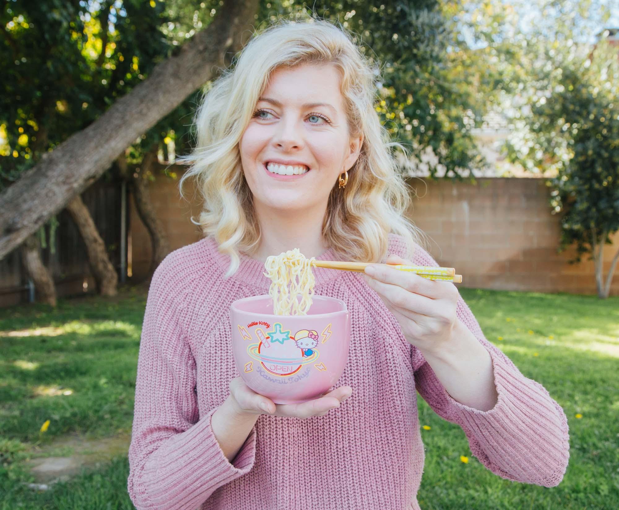 Sanrio Hello Kitty "Kawaii Tokyo" 20-Ounce Ramen Bowl and Chopstick Set