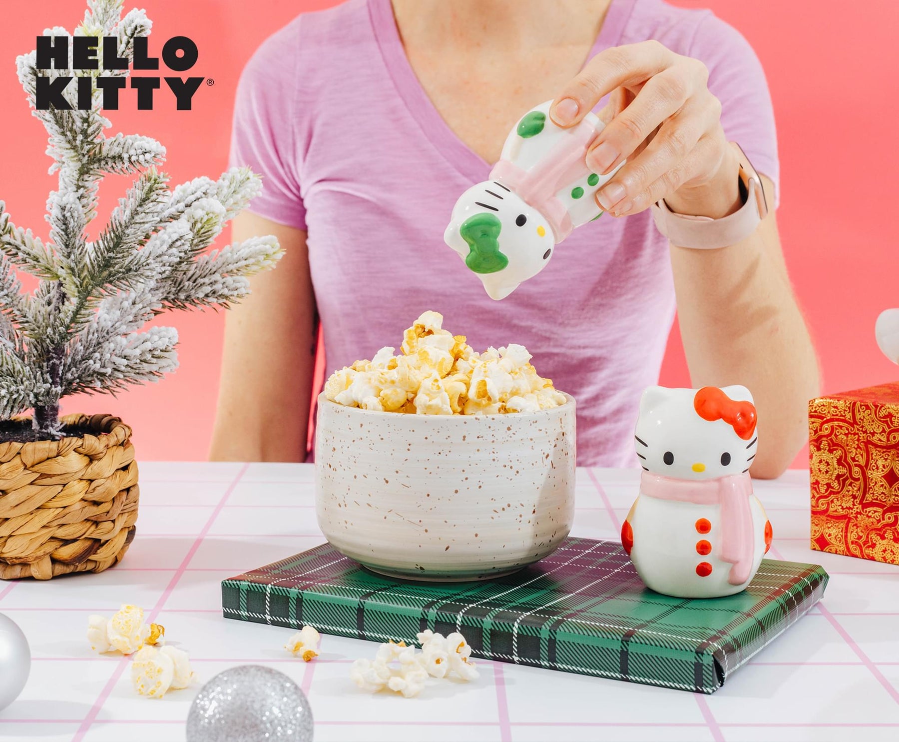Sanrio Hello Kitty Snowman Ceramic Salt and Pepper Shaker Set
