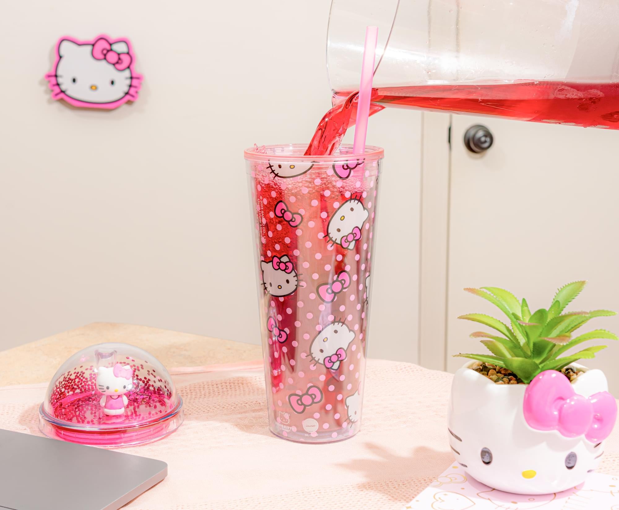 Sanrio Hello Kitty 24-Ounce Confetti Carnival Cup With Dome Lid and Straw