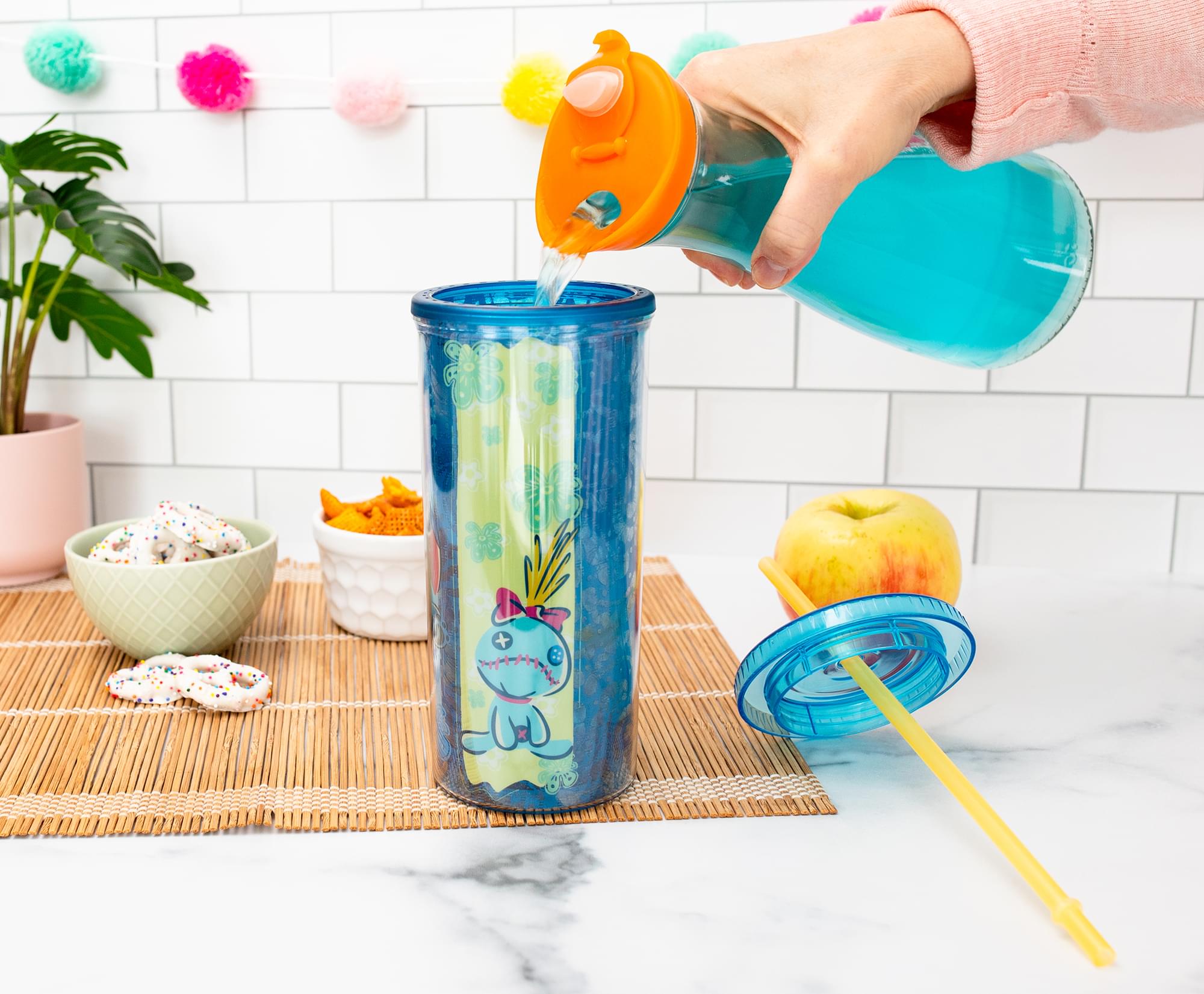 Disney Lilo & Stitch Scrump 20-Ounce Plastic Carnival Cup With Lid and Straw