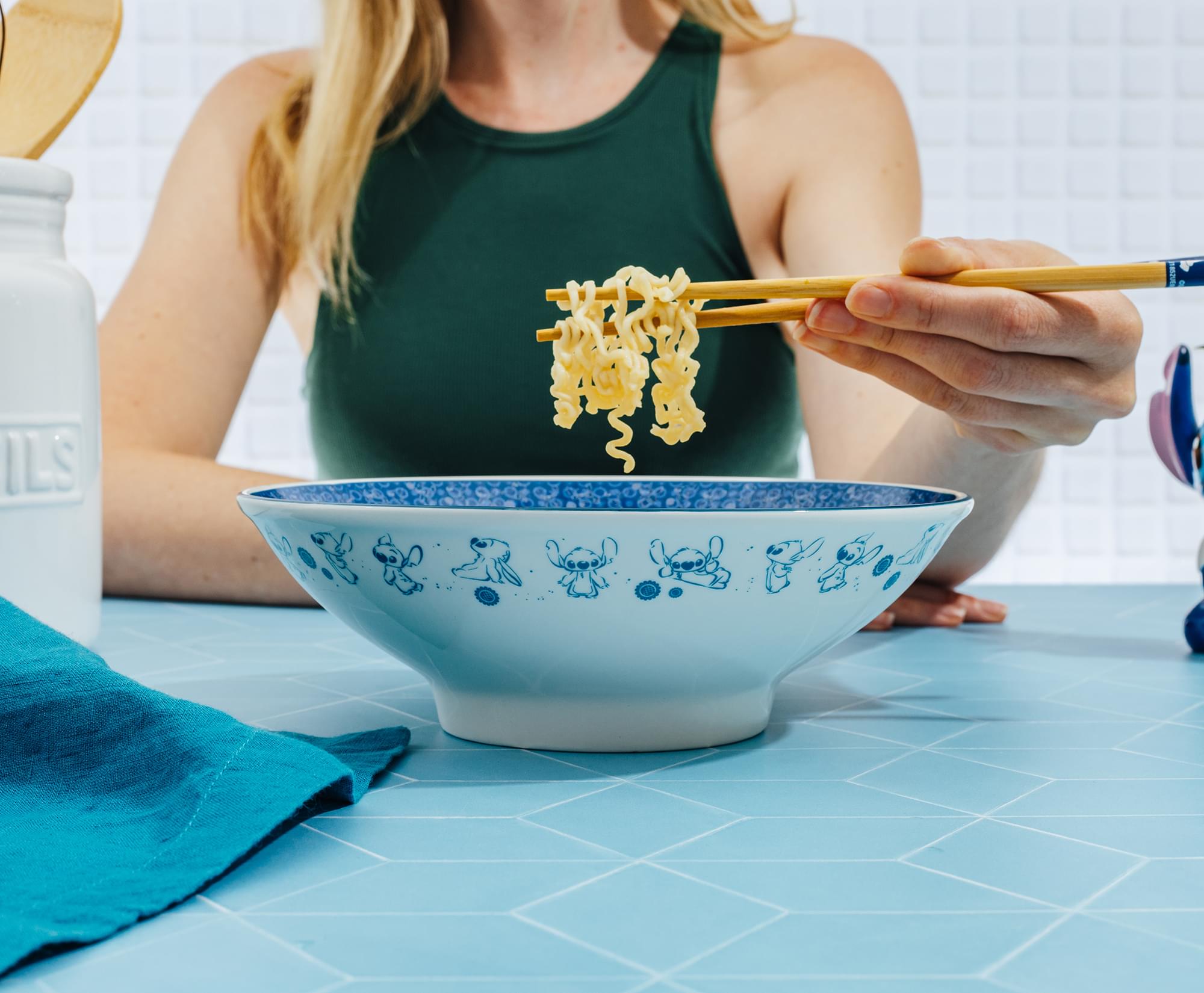 Disney Lilo & Stitch Poses 30-Ounce Ceramic Ramen Bowl and Chopstick Set