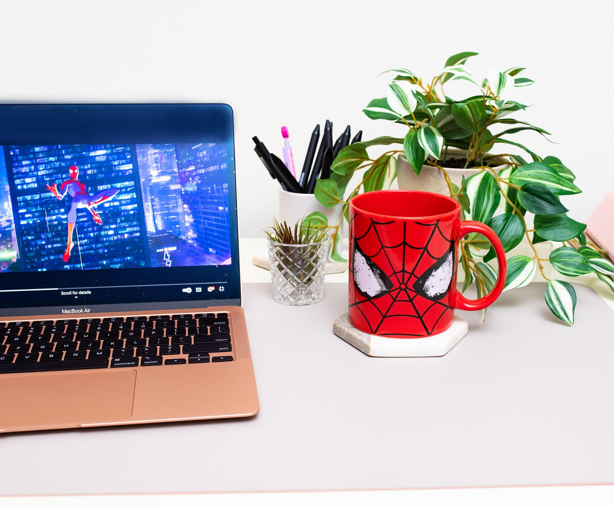 Marvel Comics Spider-Man Classic Mask Ceramic Mug | Holds 20 Ounces