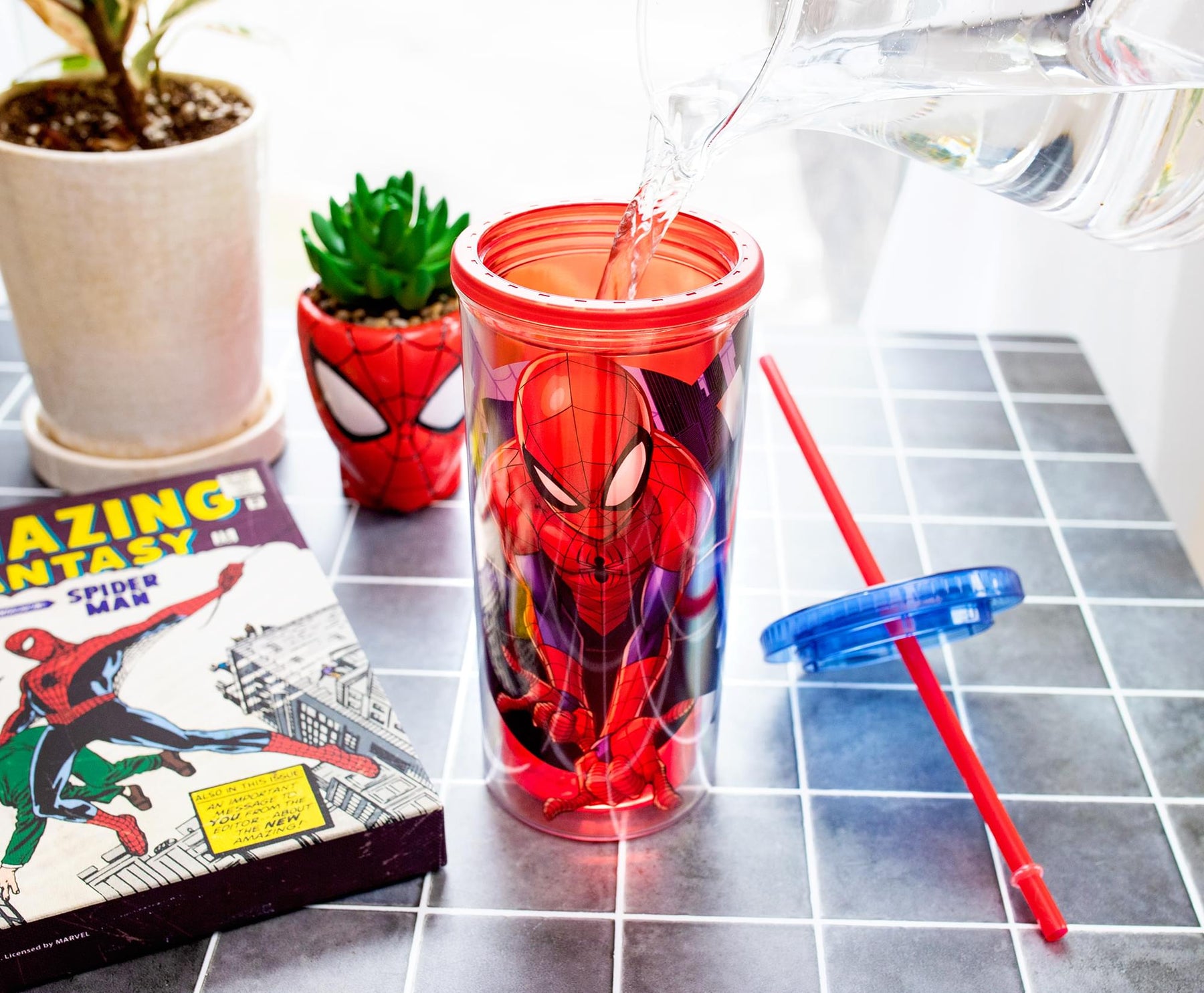 Spider-Man Web Slinger Plastic Flip Straw Cold Cup
