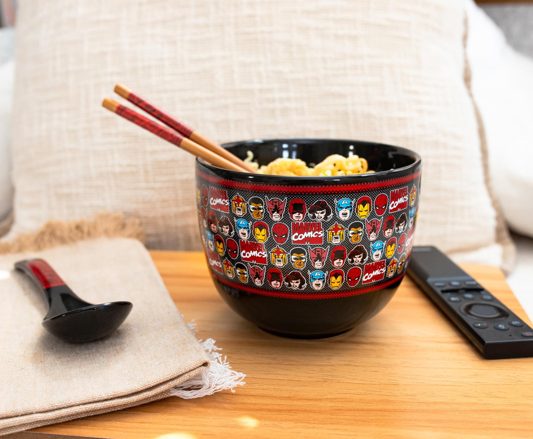 Marvel Comics Superheroes 20-Ounce Ramen Bowl With Chopsticks and Spoon