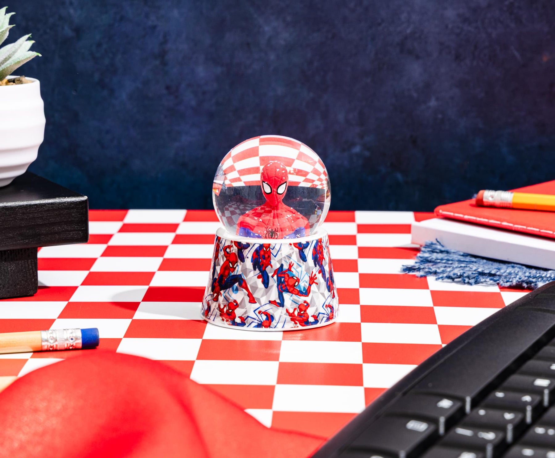Marvel Spider-Man 3-Inch Mini Light-Up Snow Globe