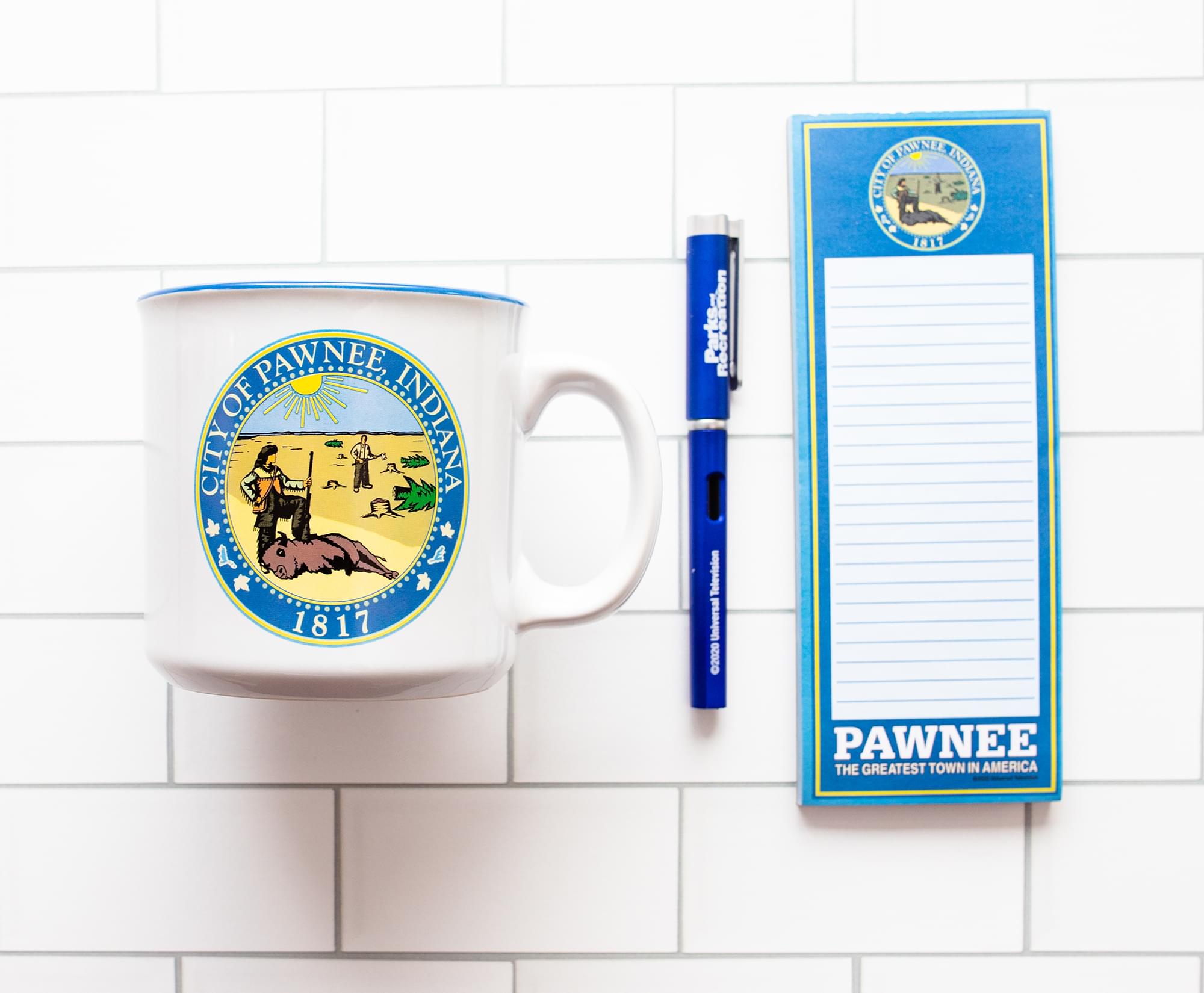 Parks and Recreation City of Pawnee 20-Ounce Camper Mug With Pen and Pad Set