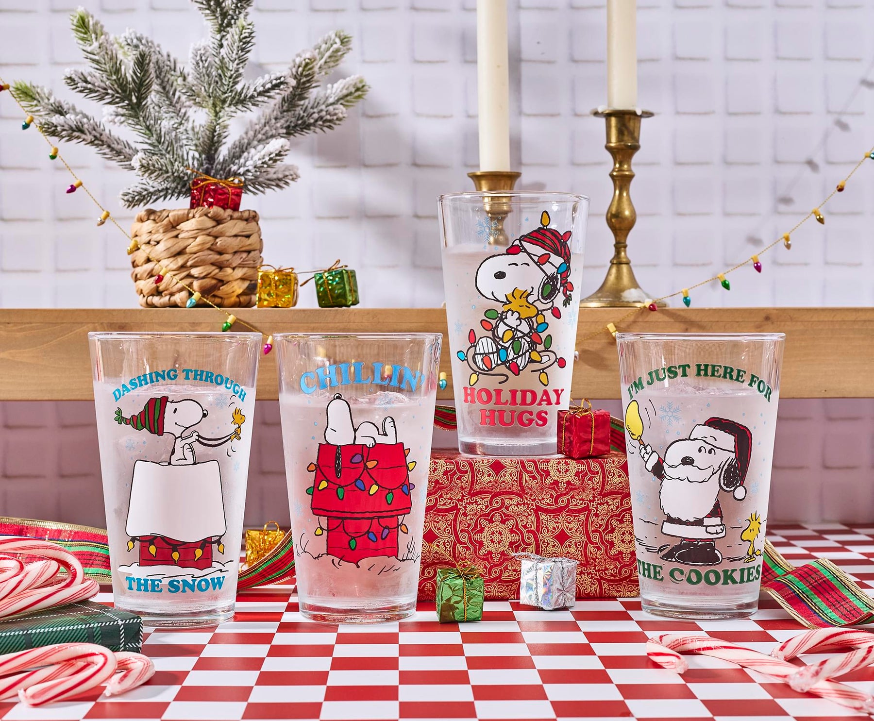 Peanuts Snoopy Holiday 16-Ounce Pint Glasses | Set Of 4