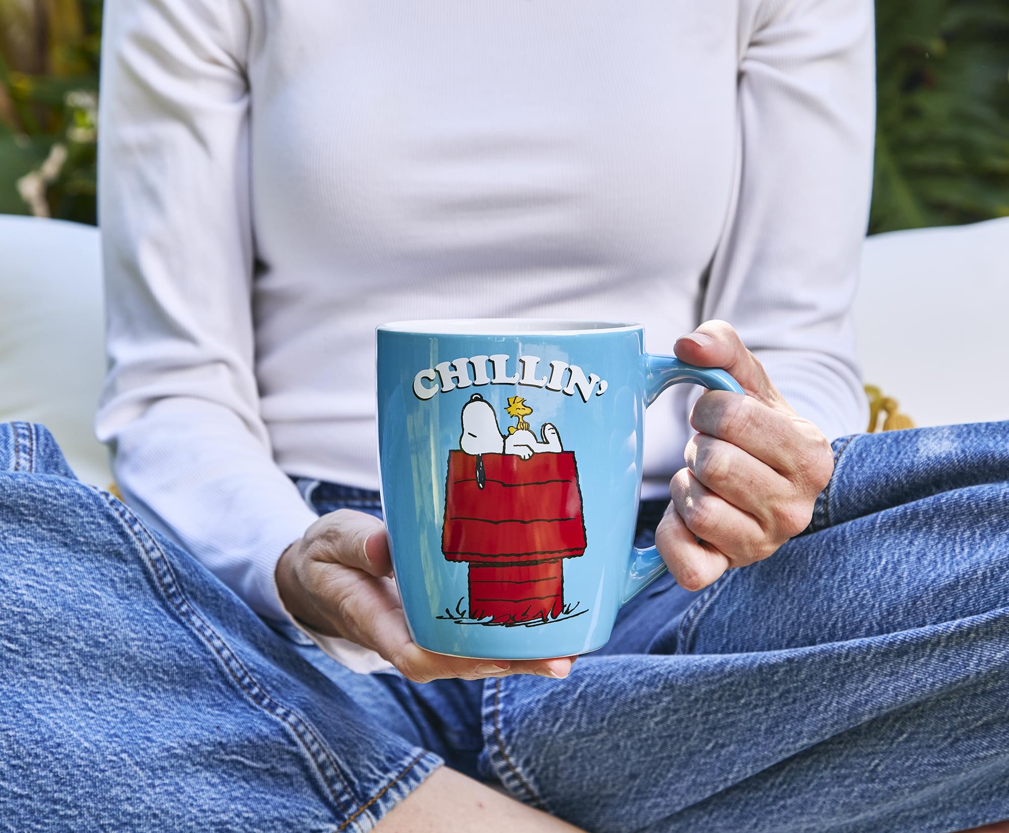 Peanuts Snoopy and Woodstock Chilling 25-Ounce Ceramic Latte Mug