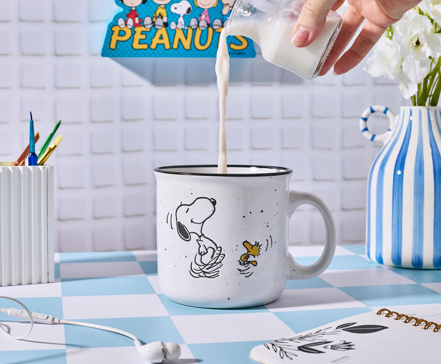 Peanuts Snoopy and Woodstock Dancing 20-Ounce Ceramic Camper Mug