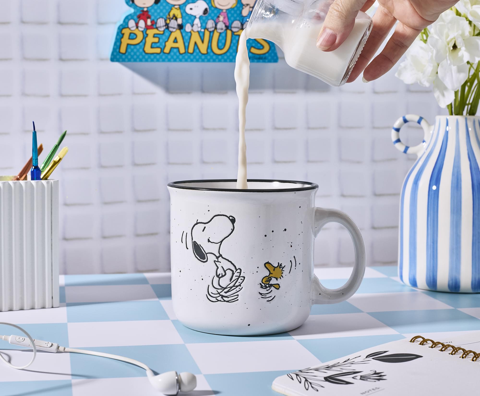 Peanuts Snoopy and Woodstock Dancing 20-Ounce Ceramic Camper Mug