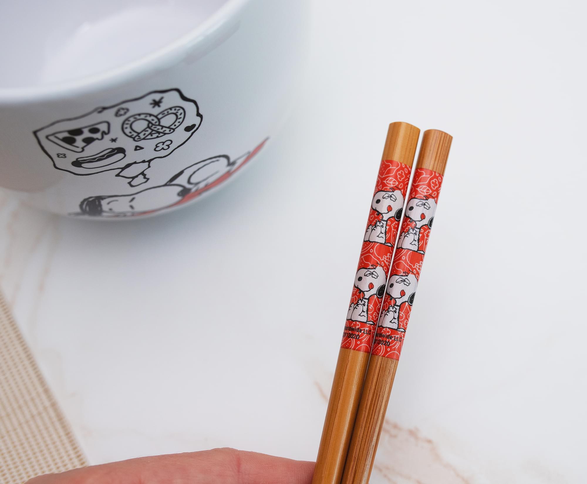 Peanuts "Munch Time" 20-Ounce Ceramic Ramen Bowl and Chopstick Set